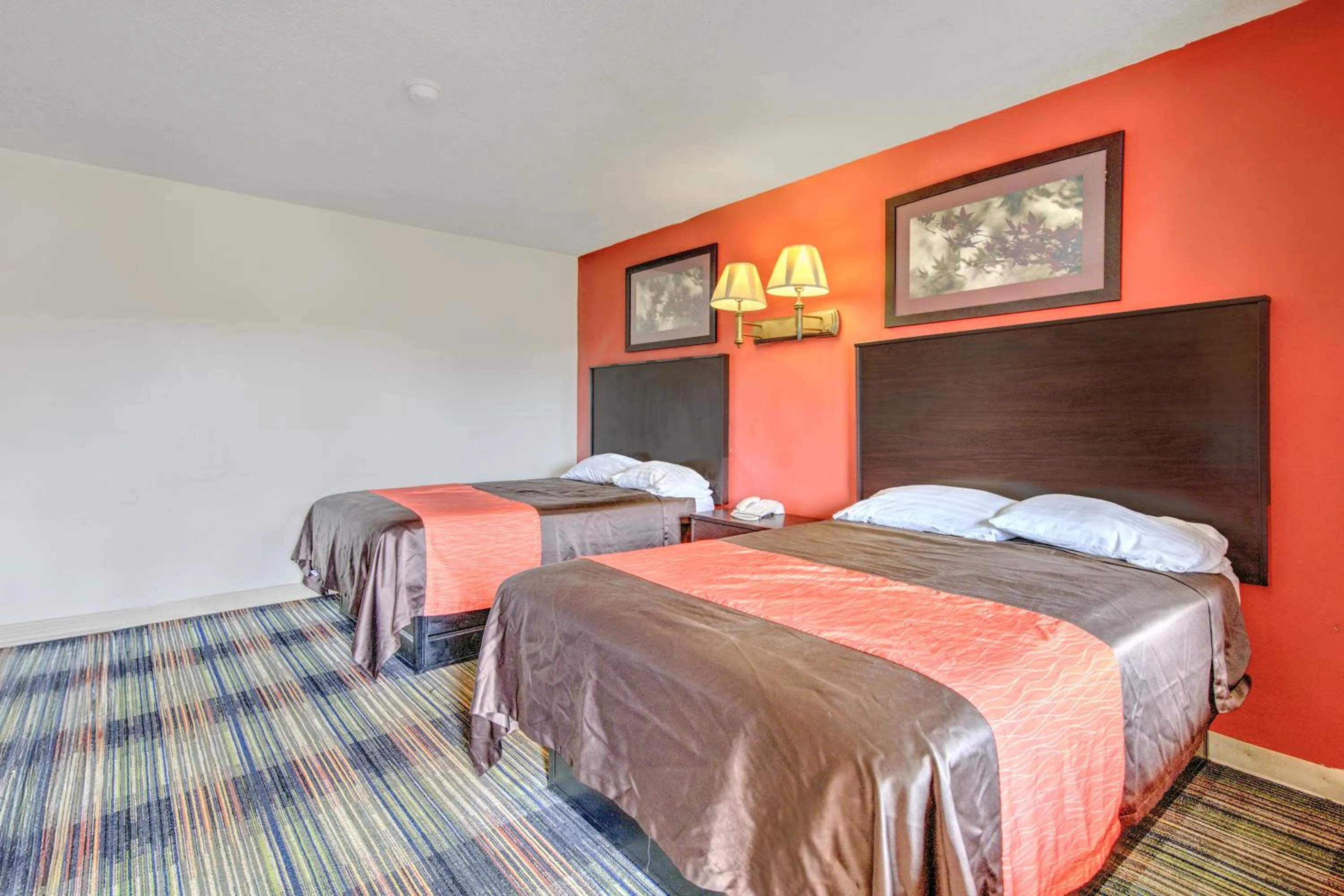 Bedroom, Bed in OYO Palm Leaf Motel