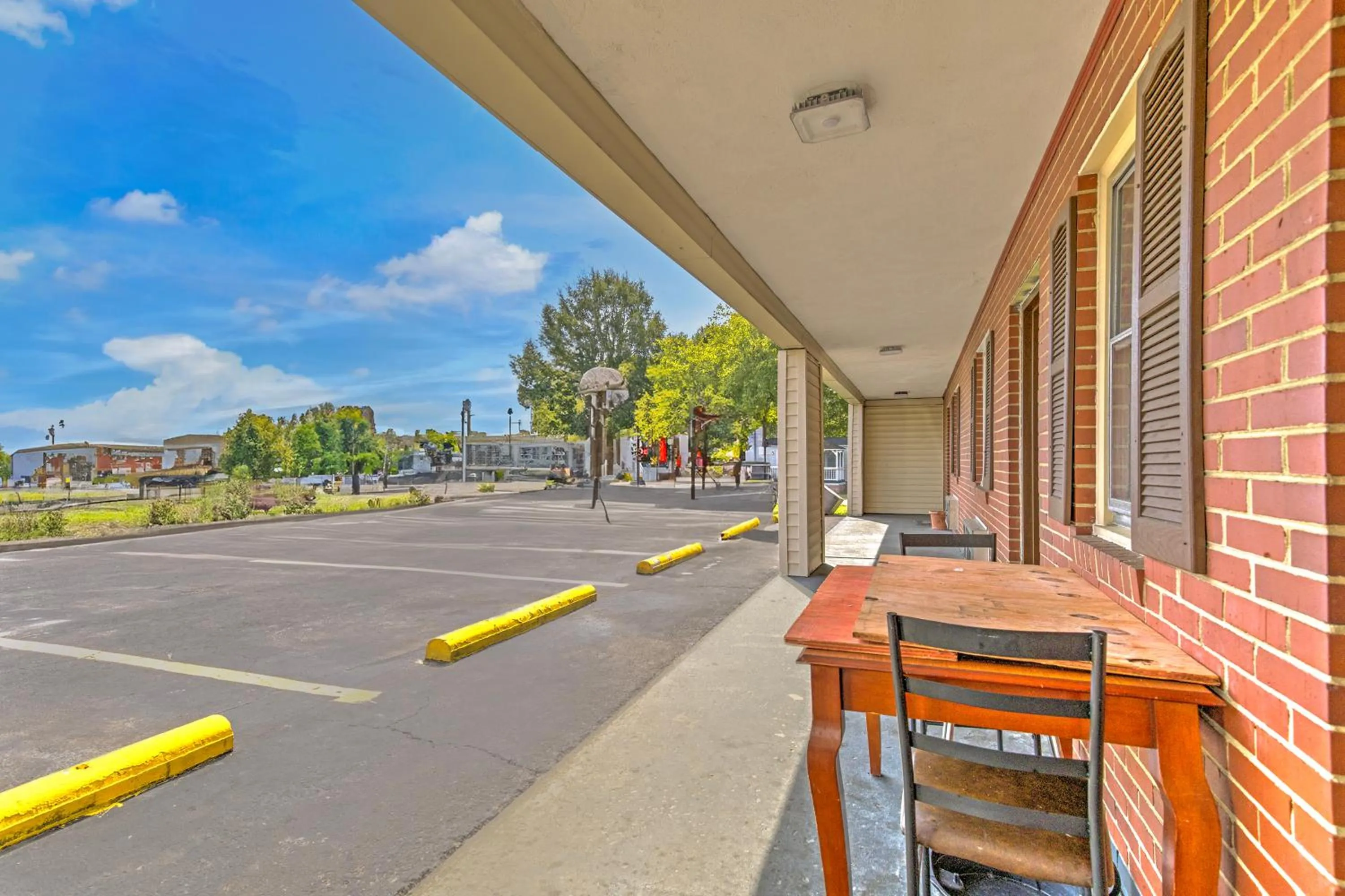 Lobby or reception in OYO Palm Leaf Motel