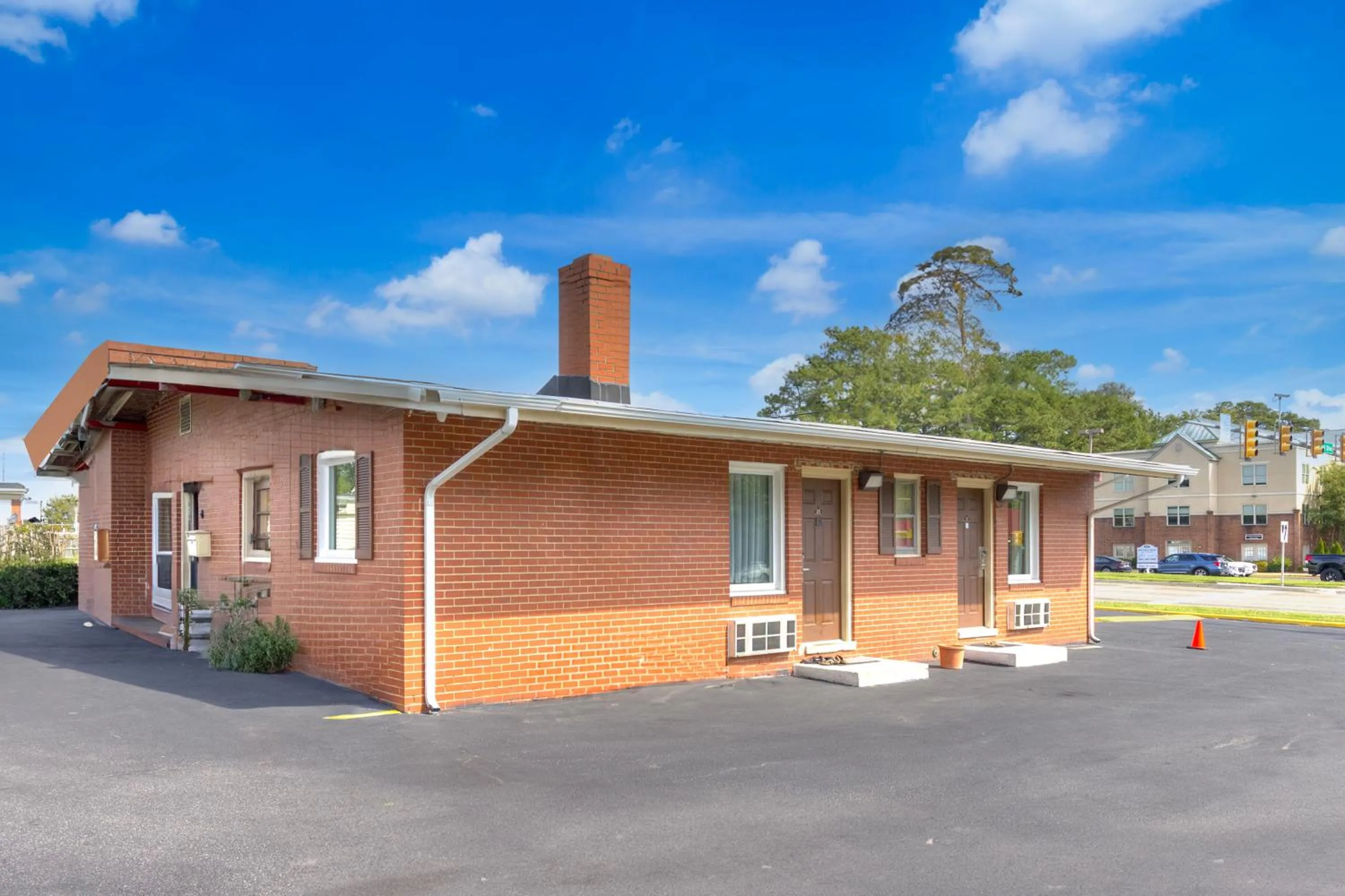 Property building in OYO Palm Leaf Motel