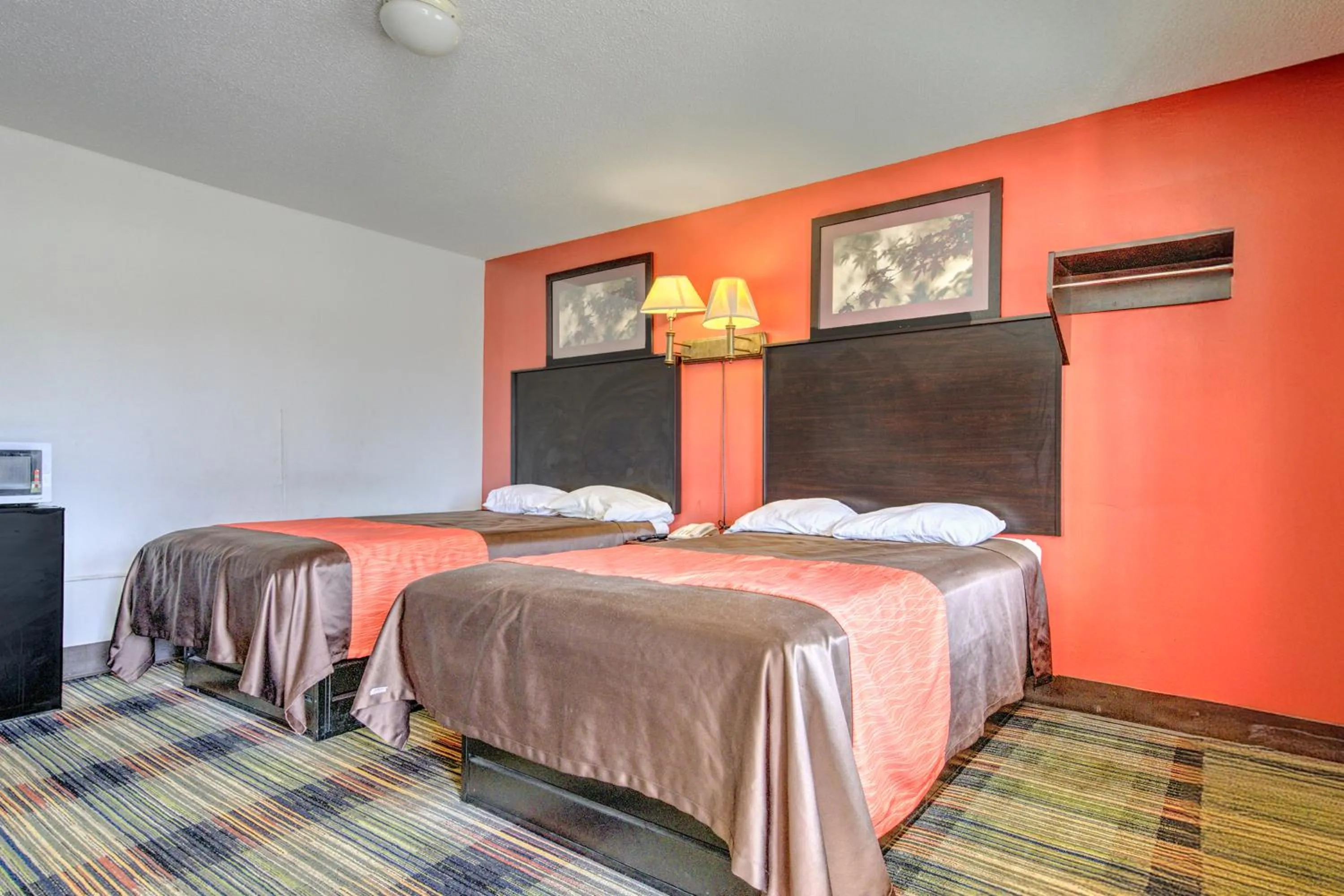 Bedroom, Bed in OYO Palm Leaf Motel