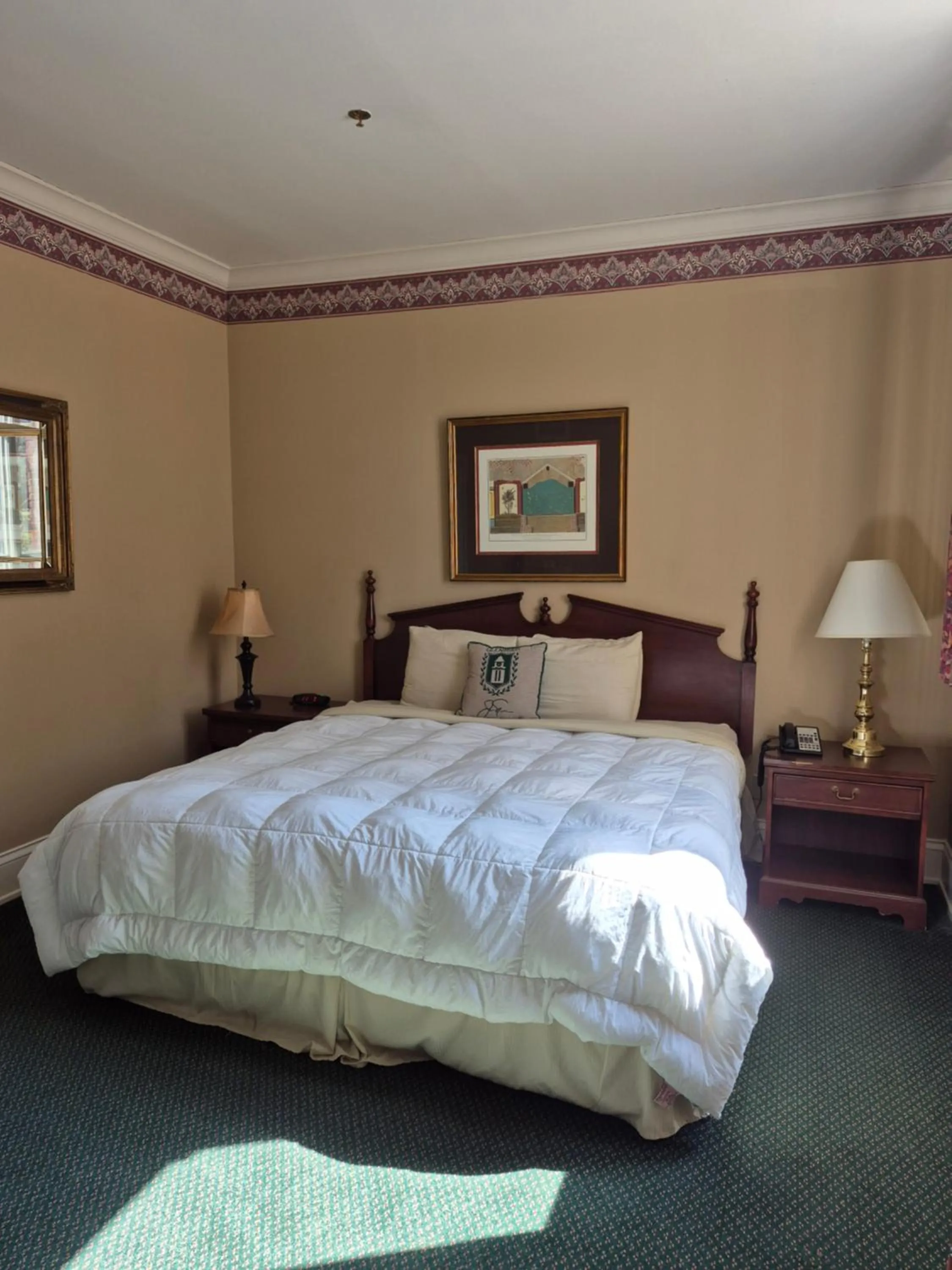 Bed in The Bertram Inn at Glenmoor