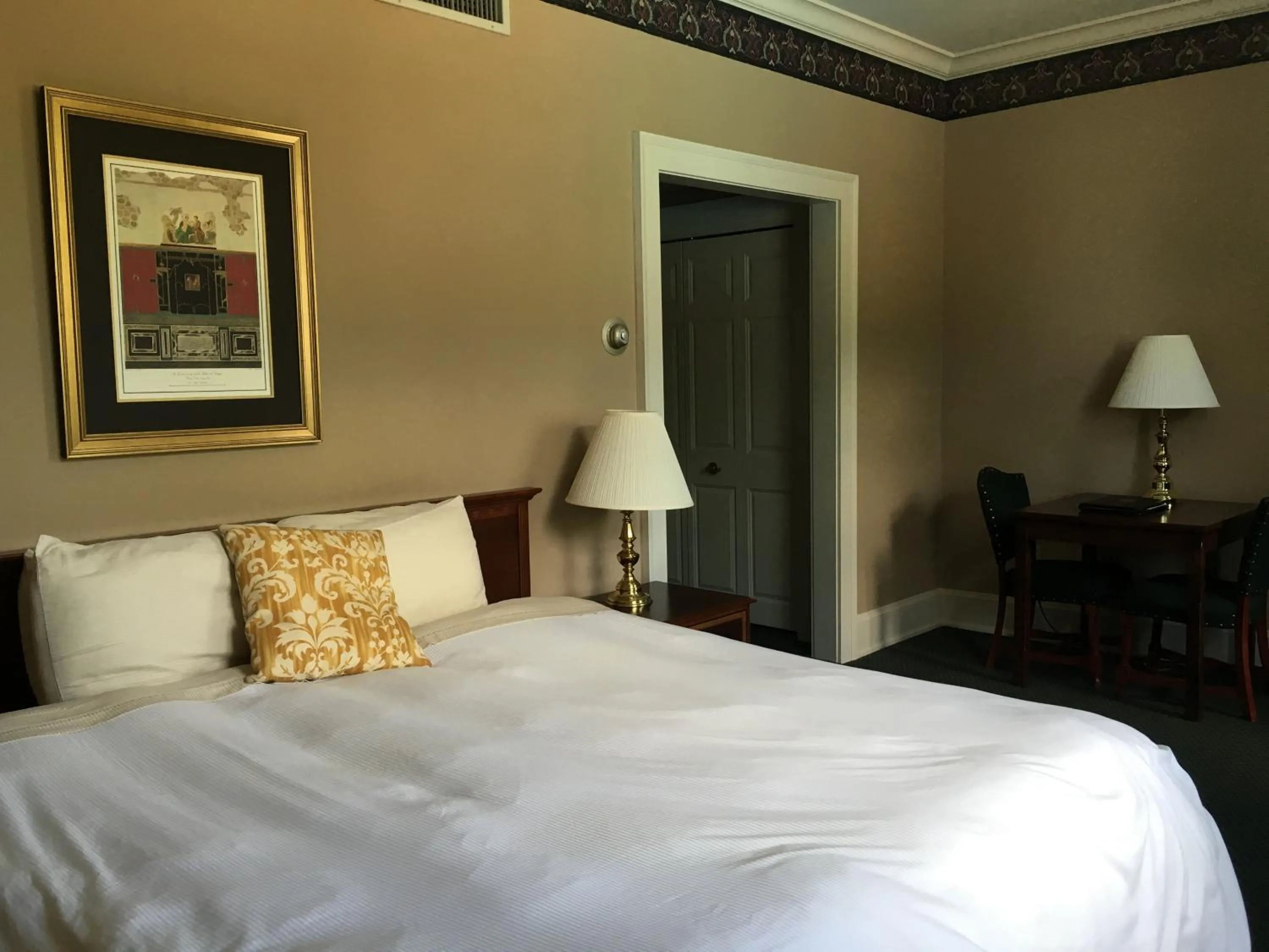 Bedroom, Bed in The Bertram Inn at Glenmoor