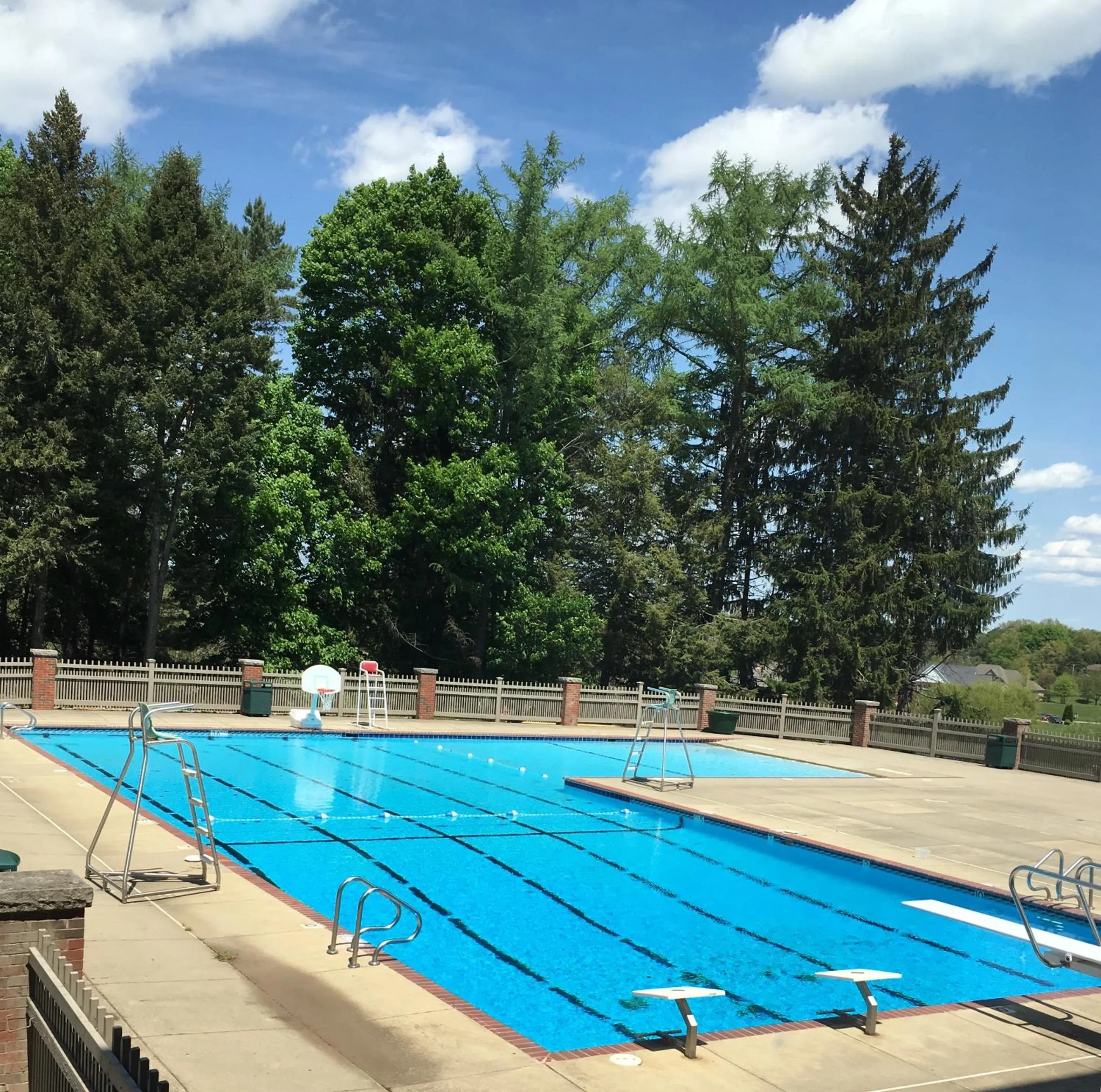 Swimming pool in The Bertram Inn at Glenmoor