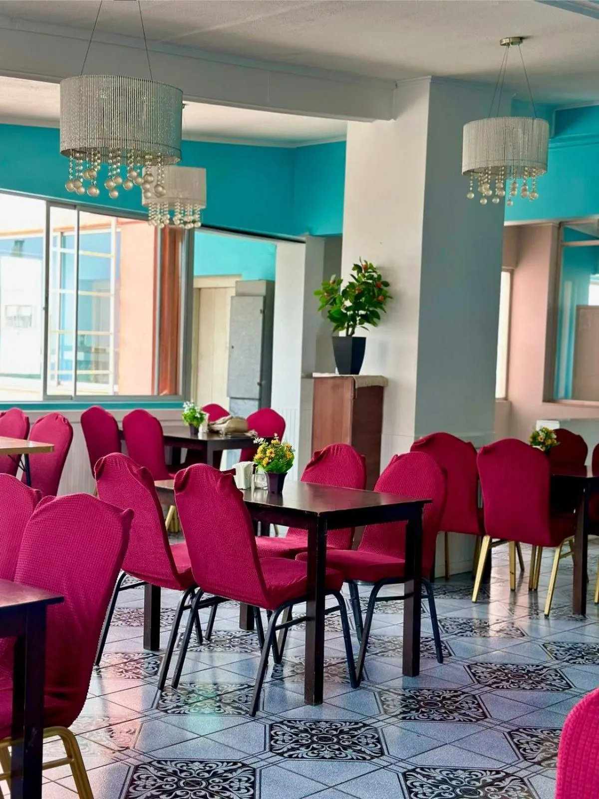 Dining area in Hotel Plaza Colon