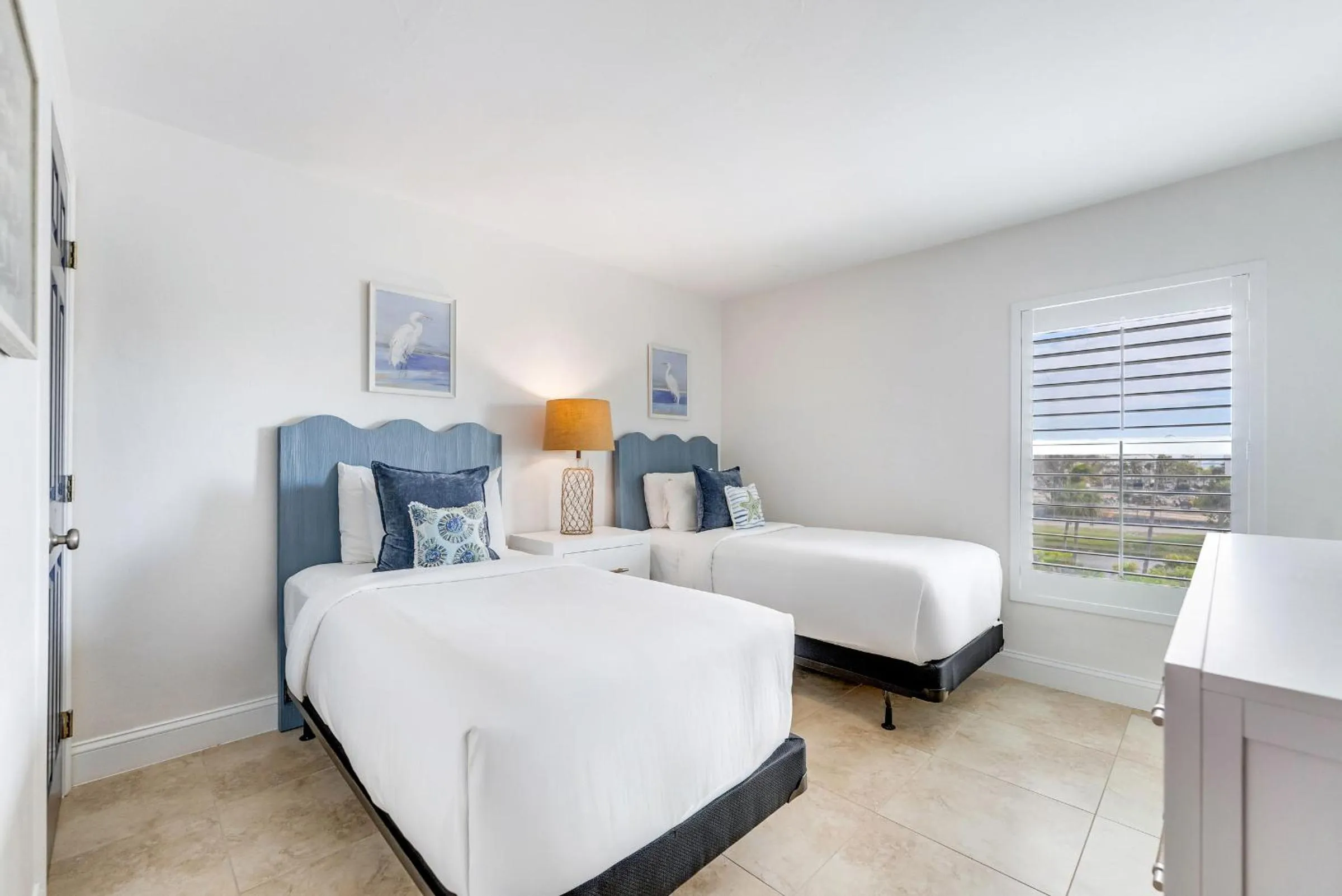 Bedroom, Bed in South Seas