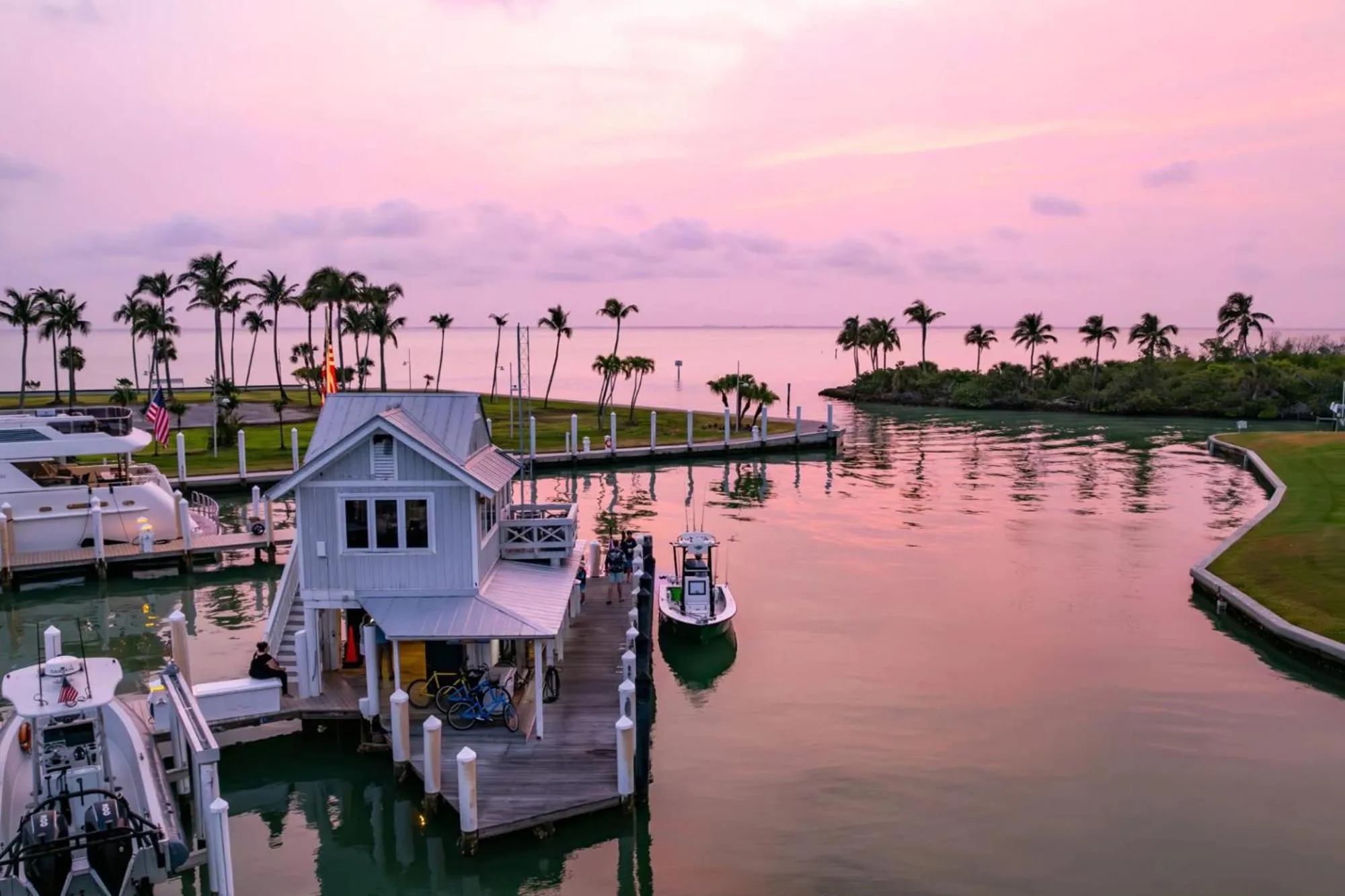 Restaurant/places to eat in South Seas