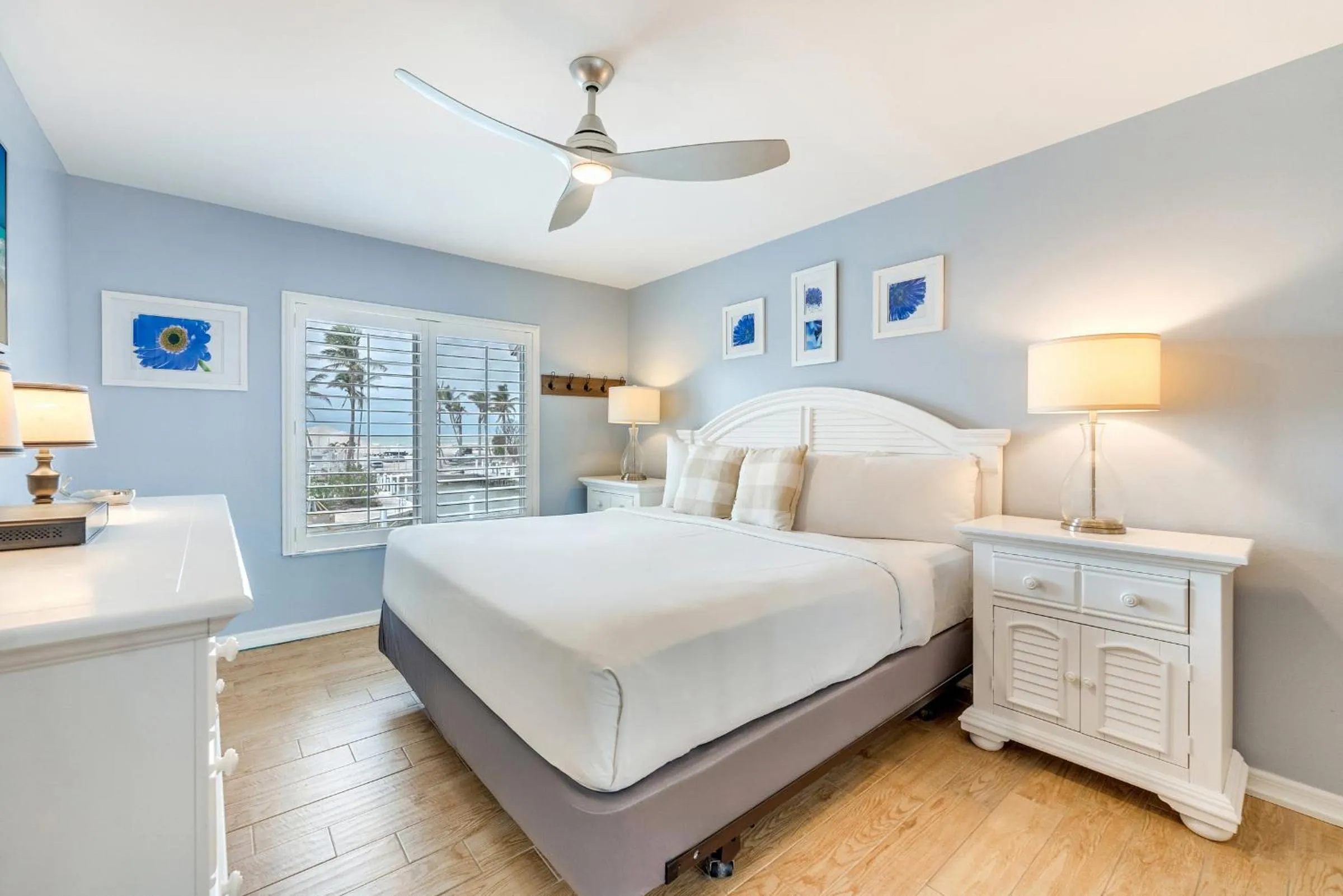 Bedroom, Bed in South Seas