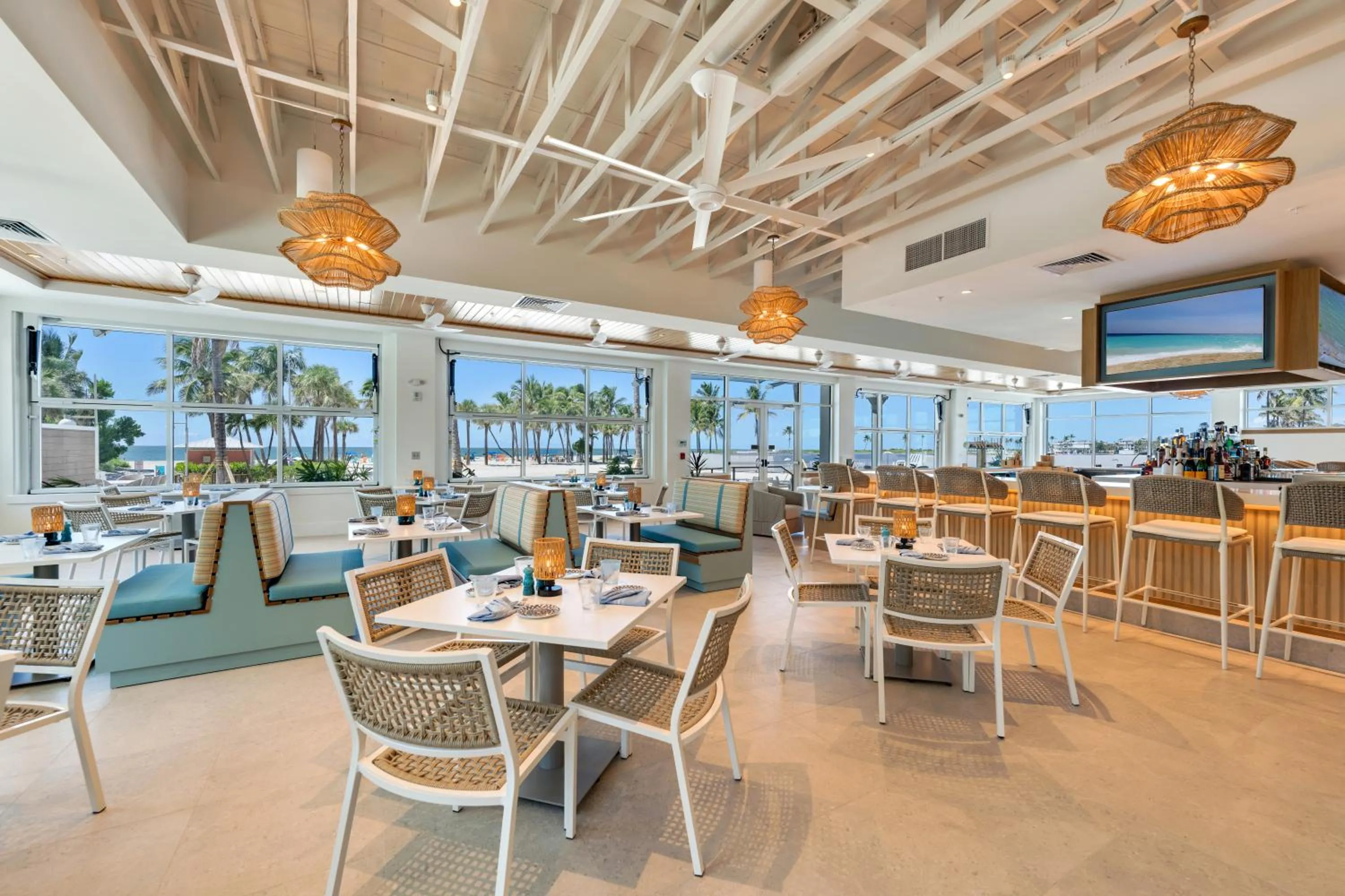 Restaurant/places to eat in South Seas