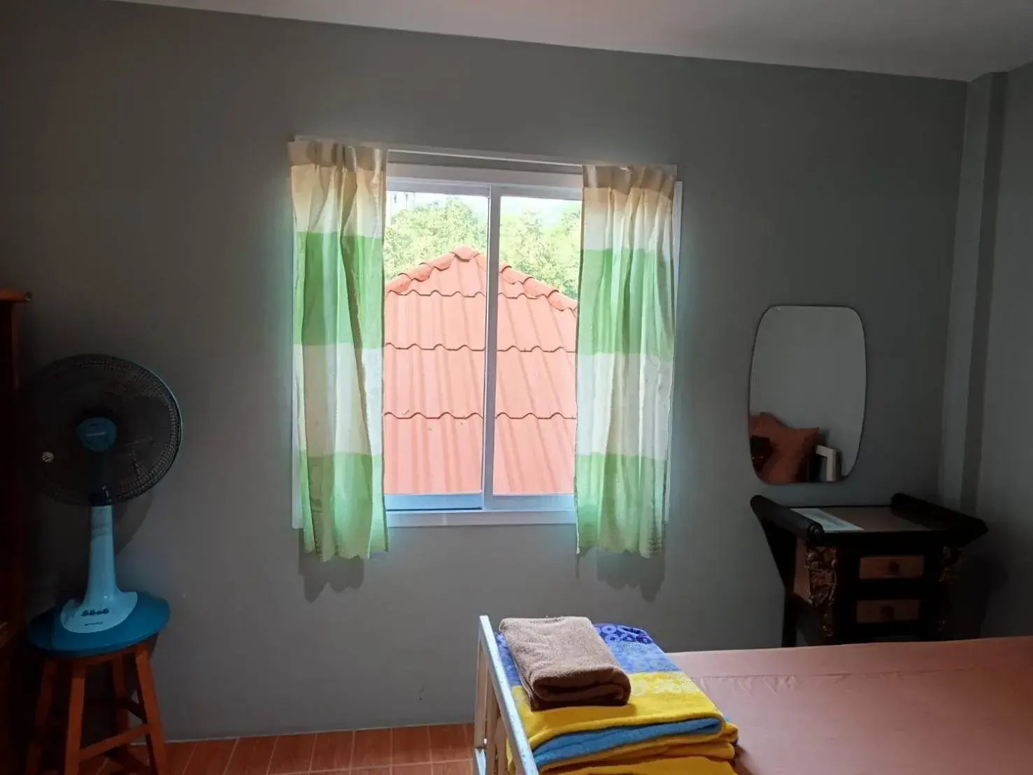 Budget Double Room in Chandra Hostel Koh Tao Budget Double Room in Chandra Hostel Koh Tao