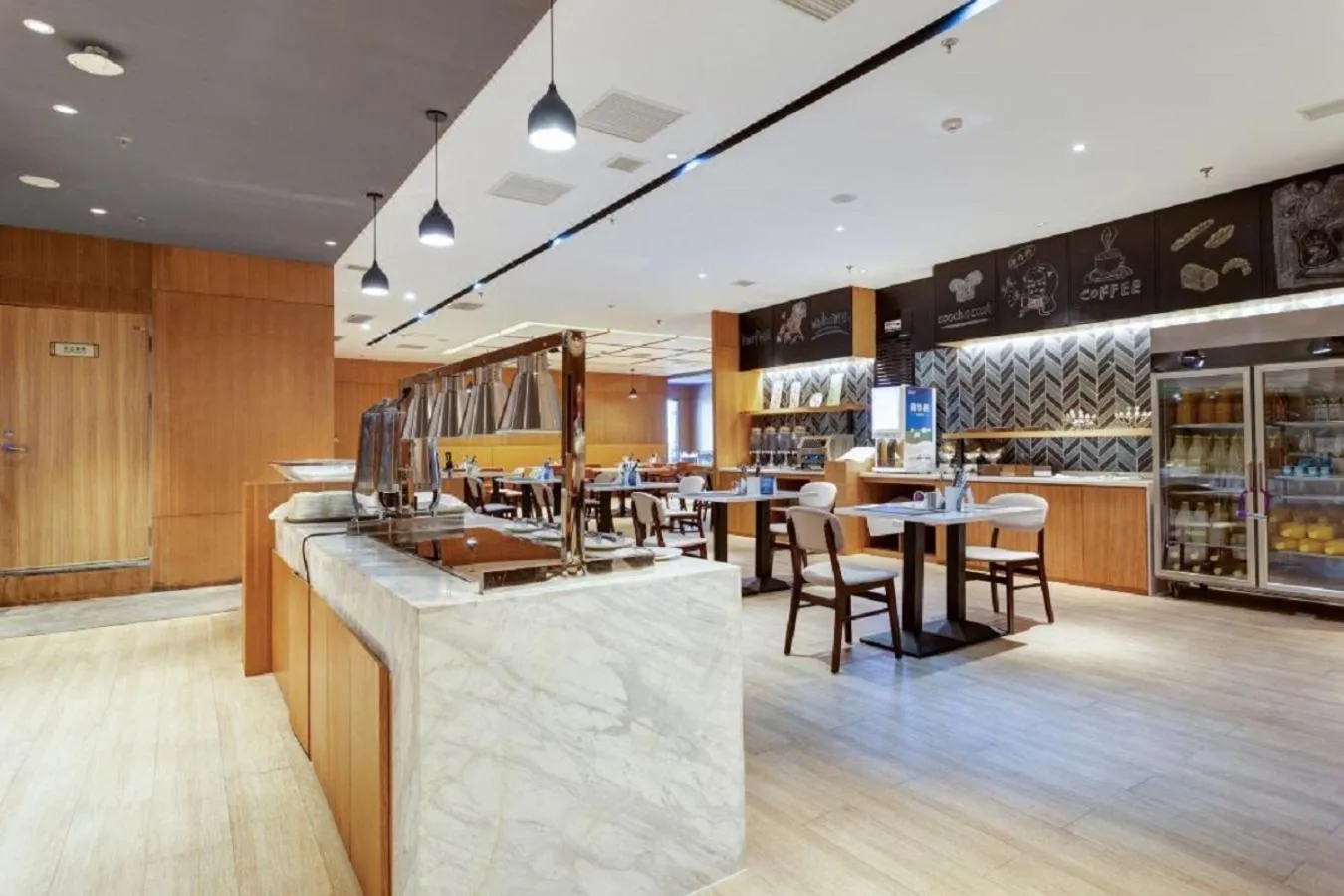 Restaurant/places to eat in Fairfield by Marriott Xi'an North Station