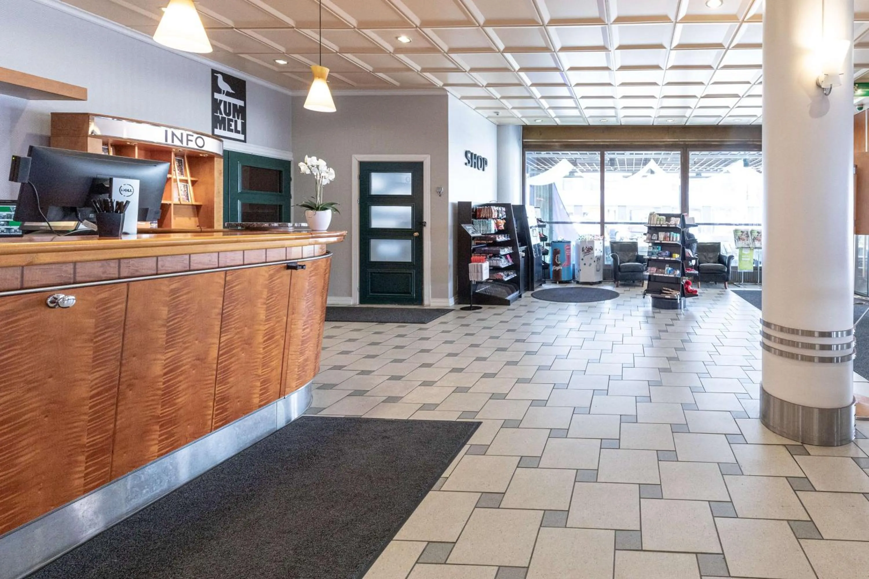 Lobby or reception in Scandic Oulu Station