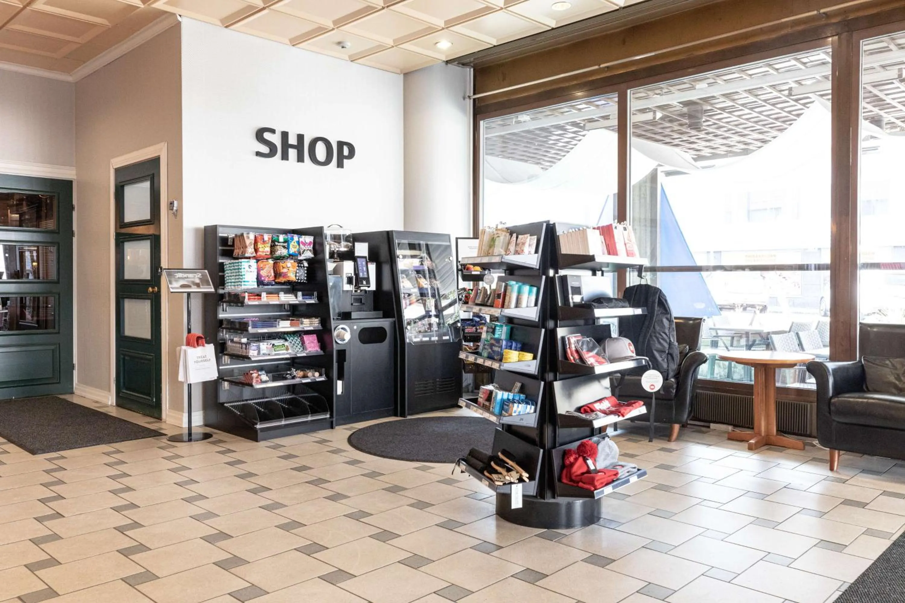Lobby or reception in Scandic Oulu Station
