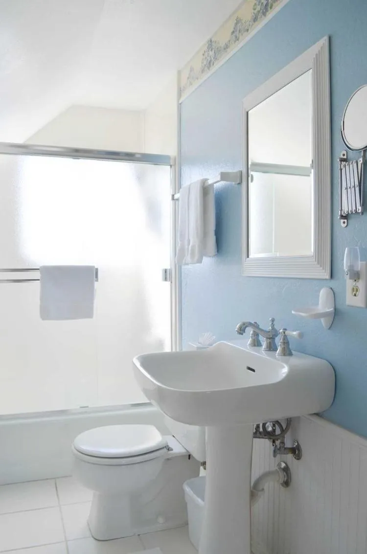 Headlands Inn Bed and Breakfast