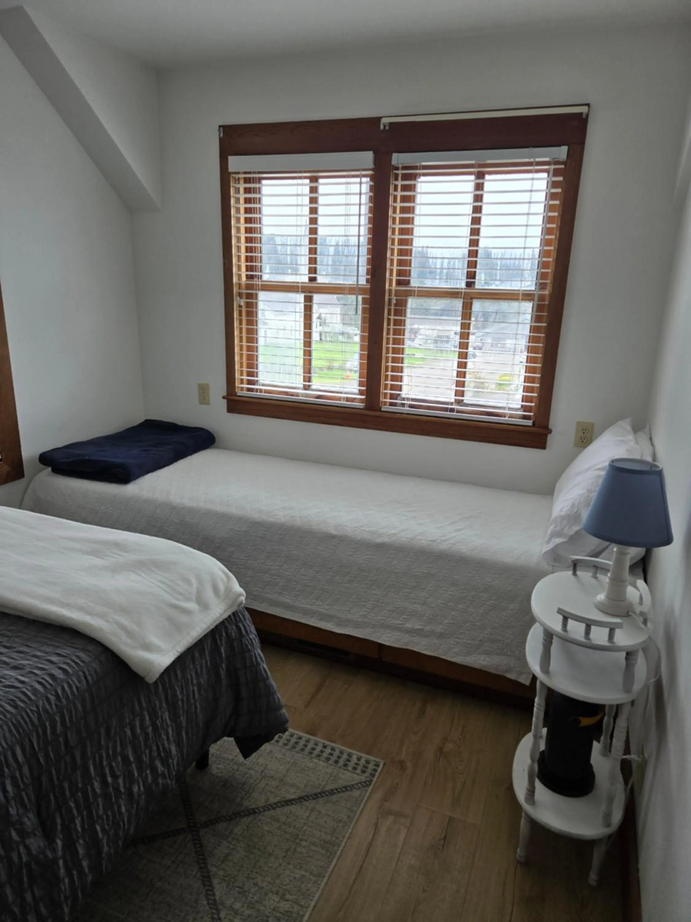 Bed in Headlands Inn Bed and Breakfast