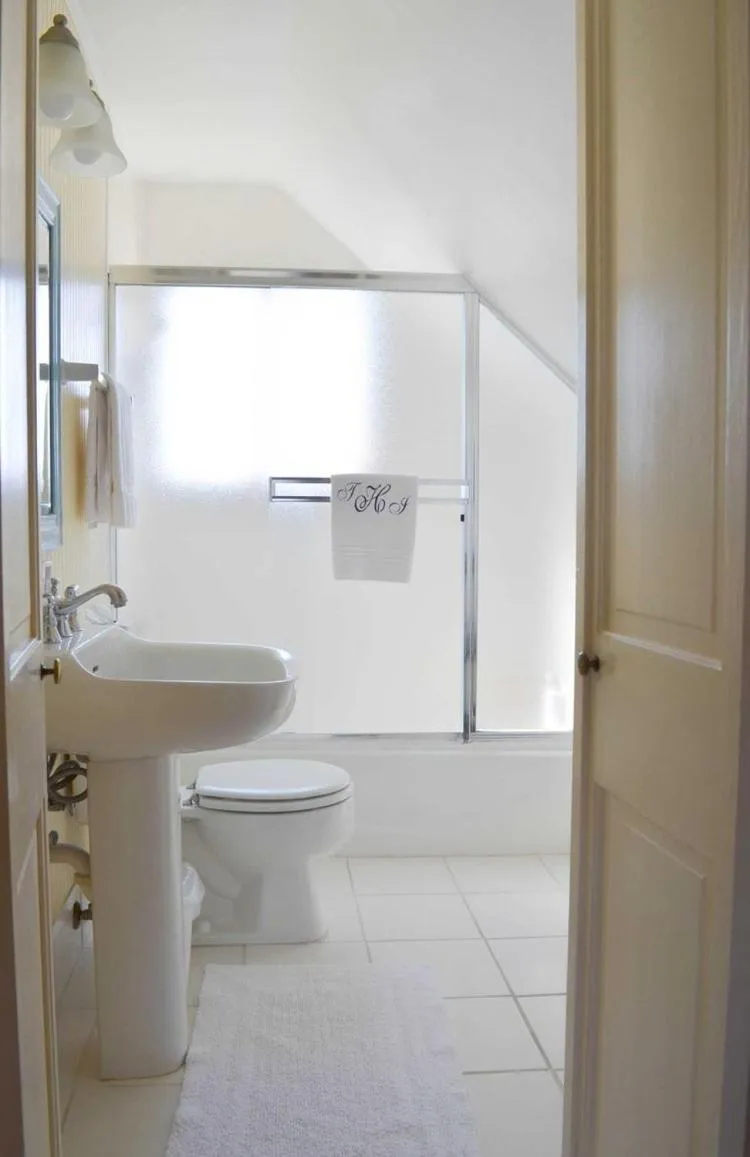 Headlands Inn Bed and Breakfast