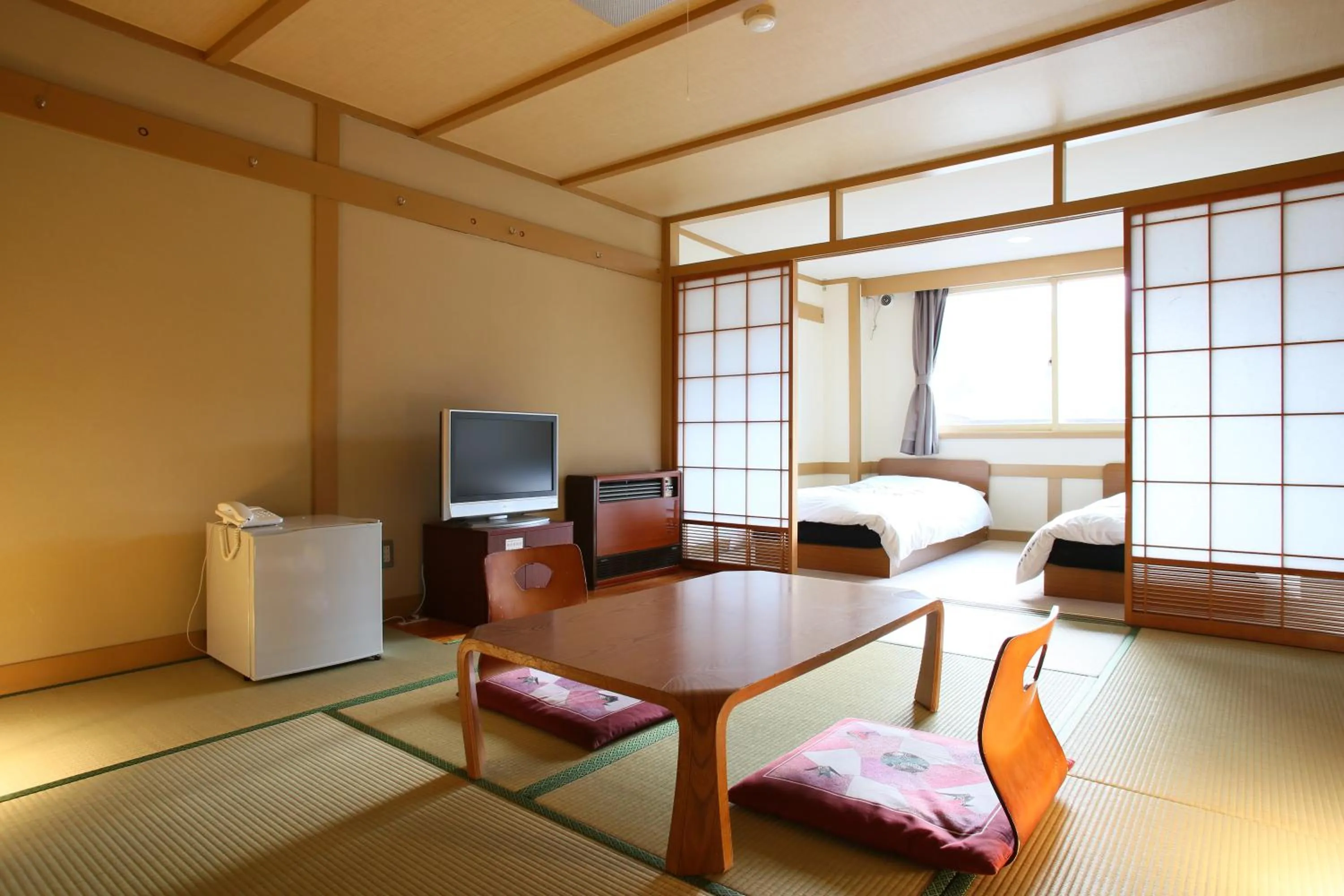 Photo of the whole room, Bed in Shiga Palace Hotel