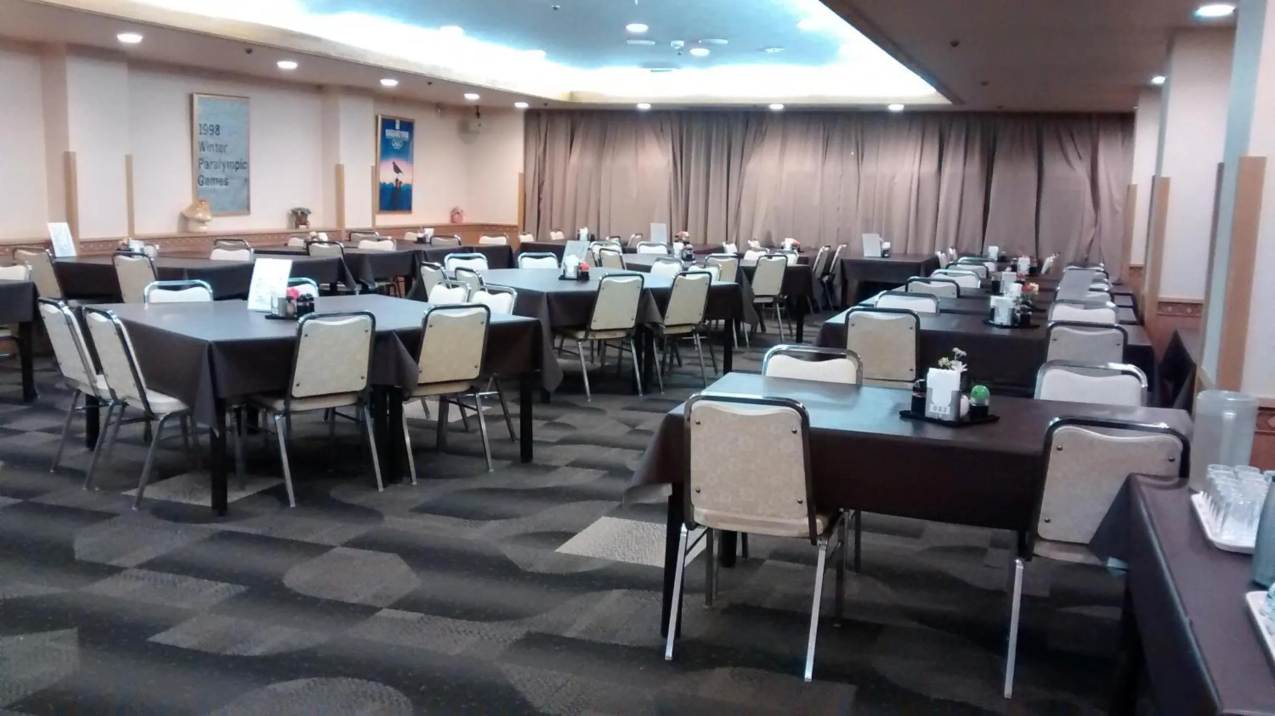 Restaurant/places to eat in Shiga Palace Hotel