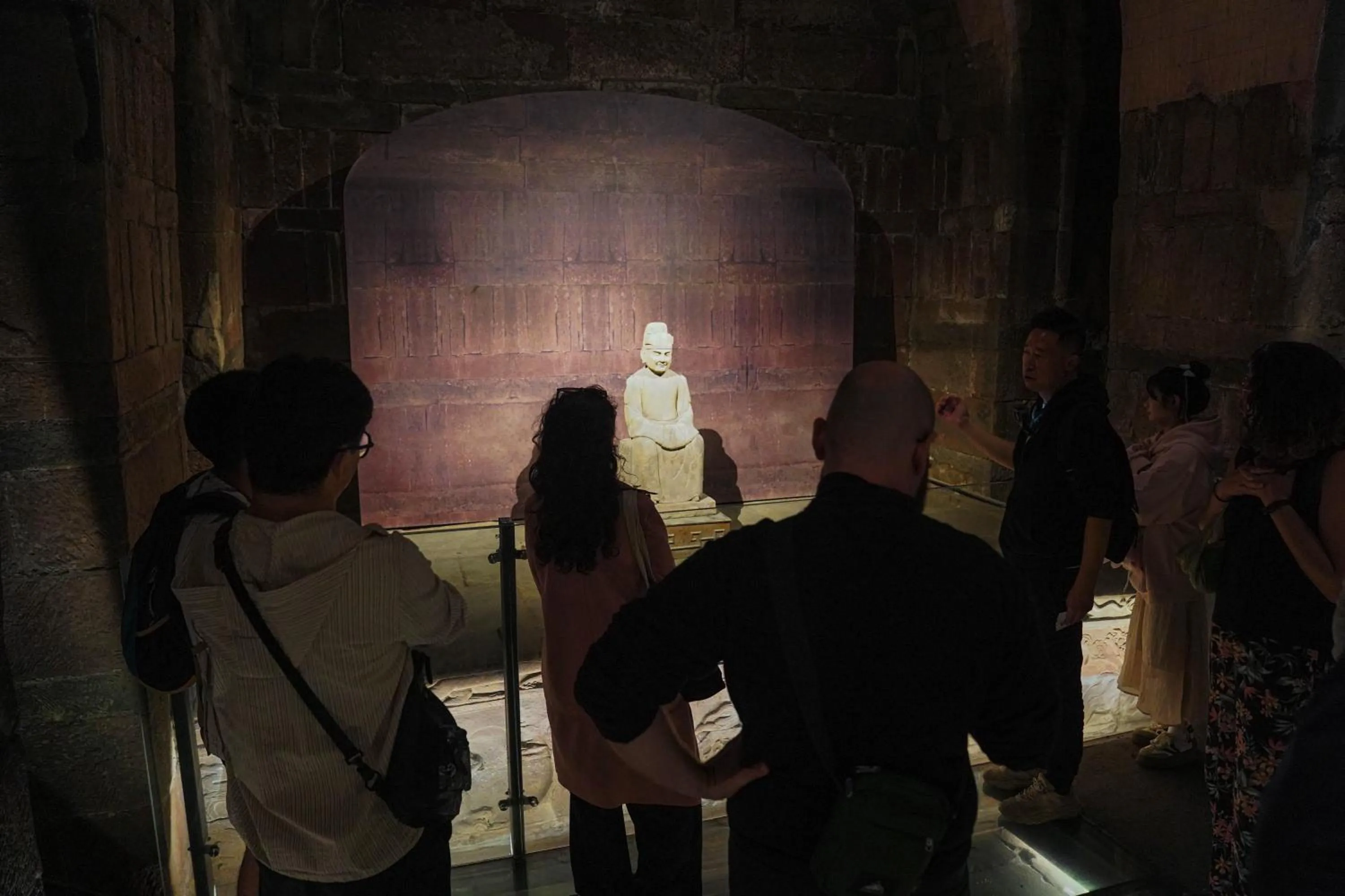 Hiking in Chengdu Flipflop Hostel Poshpacker (Chunxi Road Metro Station)