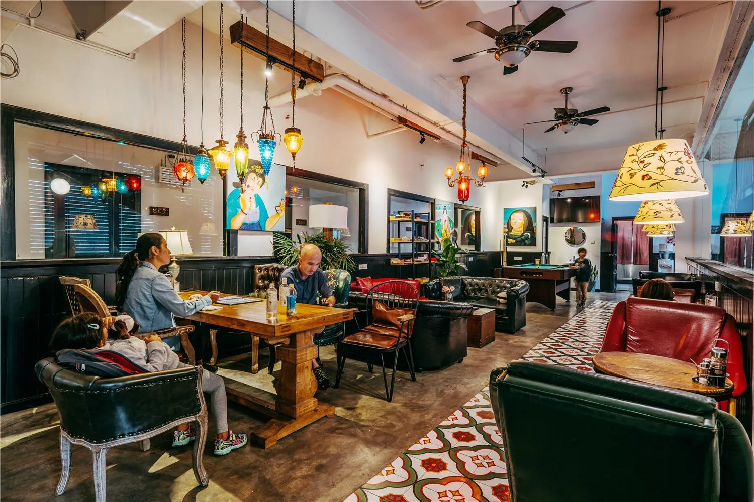 Communal lounge/ TV room in Chengdu Flipflop Hostel Poshpacker (Chunxi Road Metro Station)