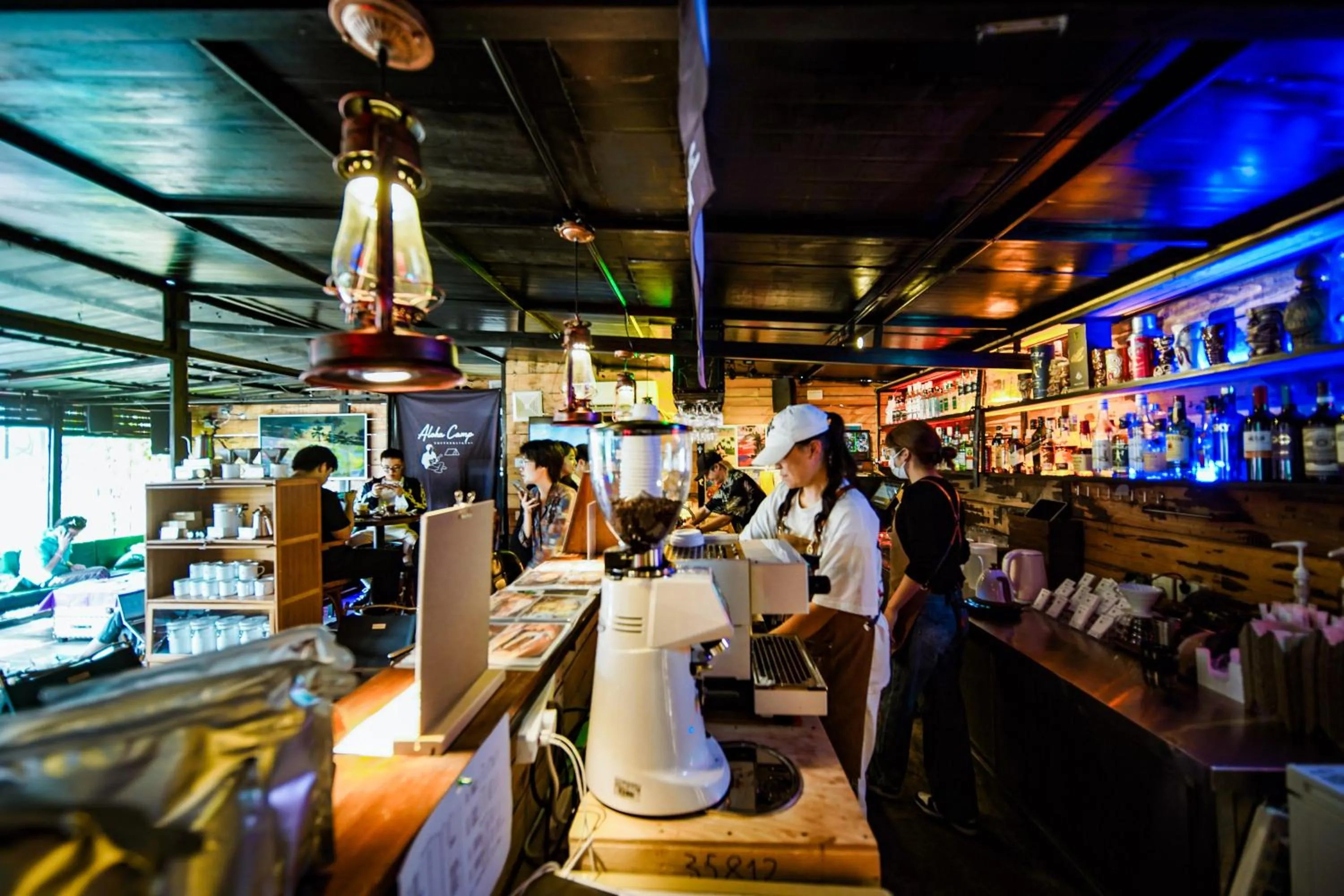 Coffee/tea facilities in Chengdu Flipflop Hostel Poshpacker (Chunxi Road Metro Station)