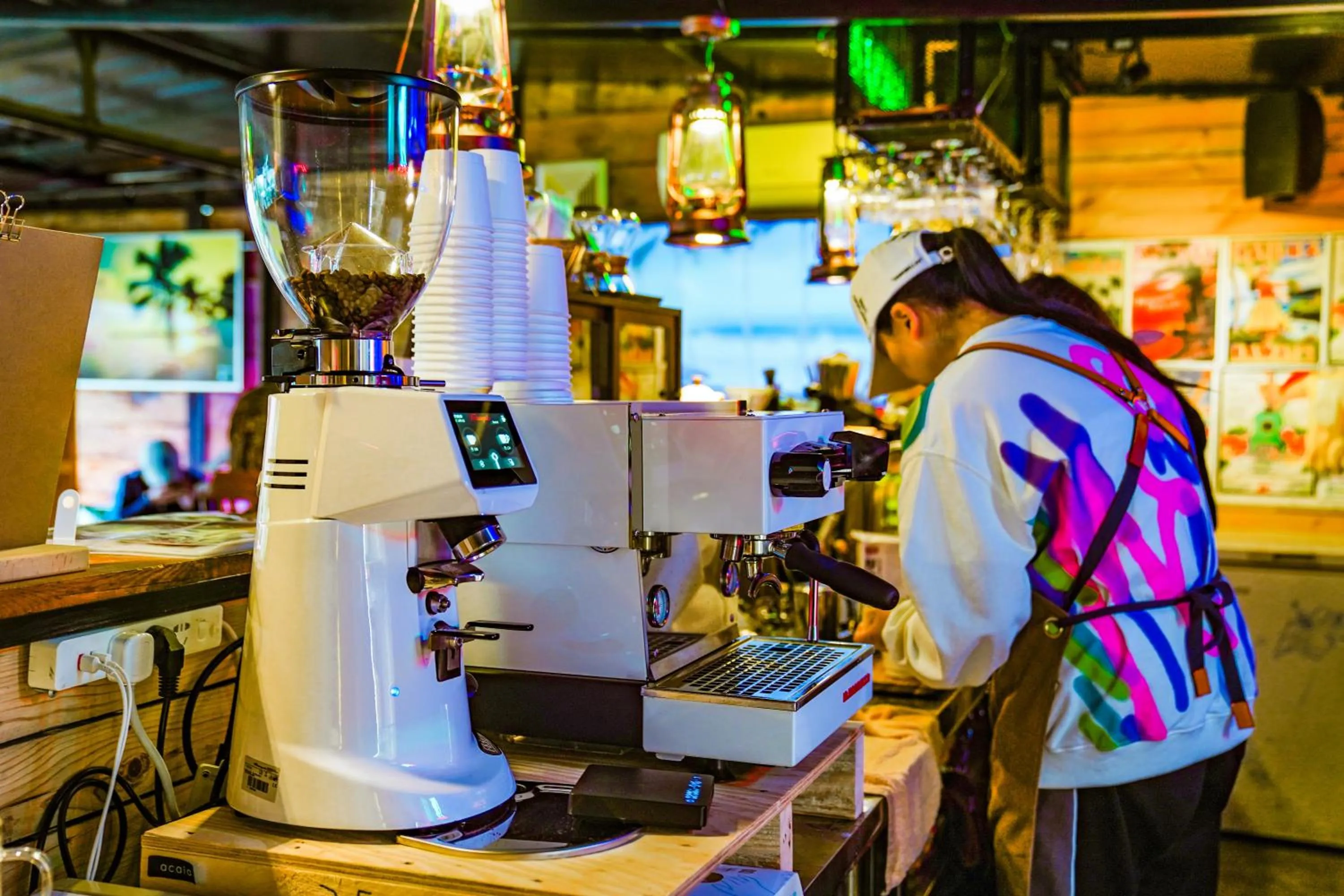 Coffee/tea facilities in Chengdu Flipflop Hostel Poshpacker (Chunxi Road Metro Station)