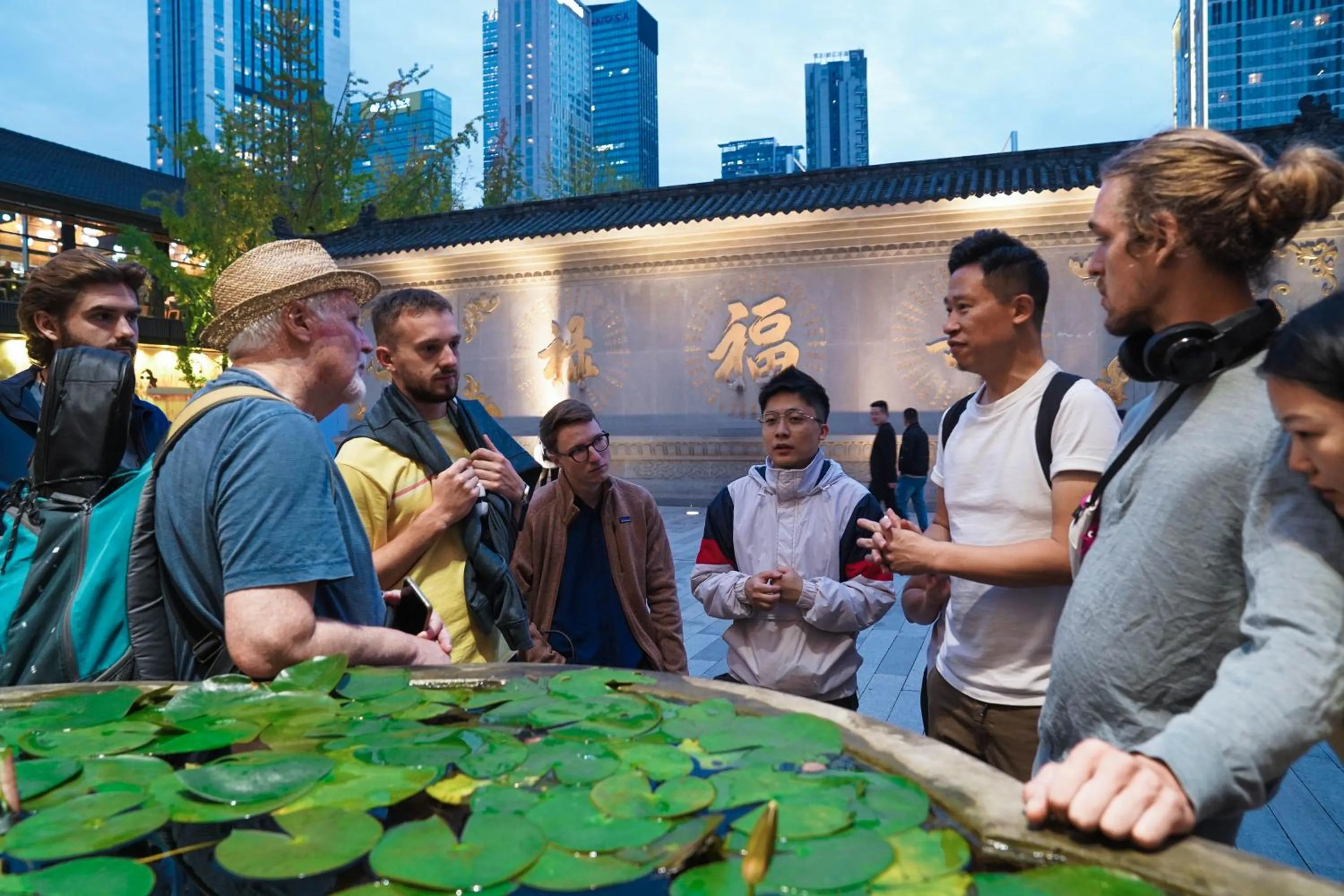 Hiking in Chengdu Flipflop Hostel Poshpacker (Chunxi Road Metro Station)