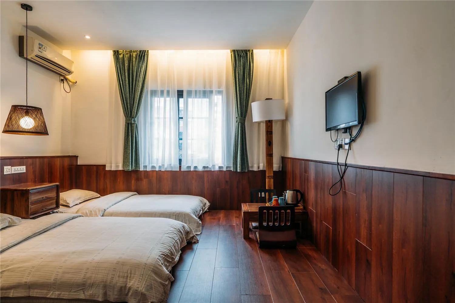 Photo of the whole room, Bed in Chengdu Flipflop Hostel Poshpacker (Chunxi Road Metro Station)