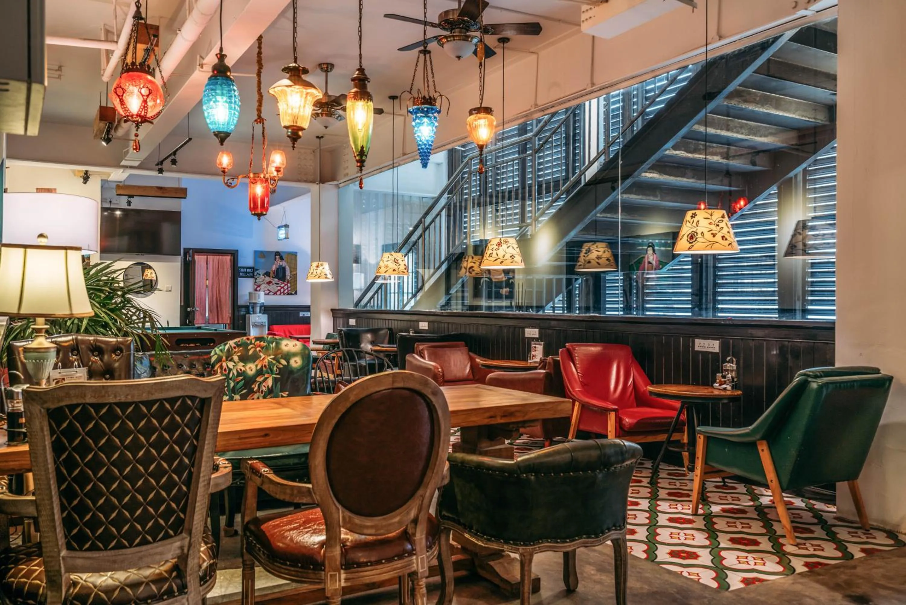 Communal lounge/ TV room in Chengdu Flipflop Hostel Poshpacker (Chunxi Road Metro Station)