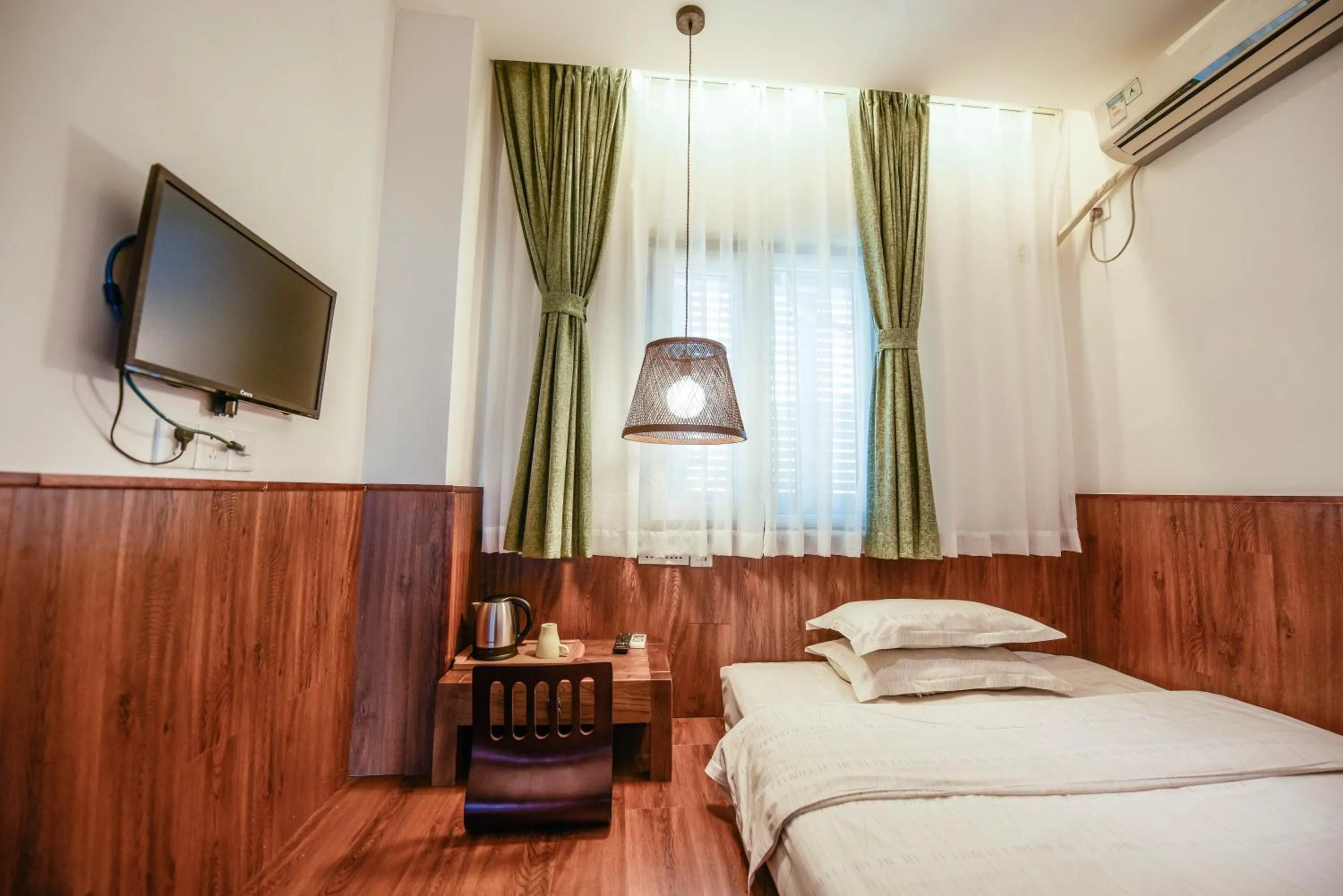 Photo of the whole room, Bed in Chengdu Flipflop Hostel Poshpacker (Chunxi Road Metro Station)