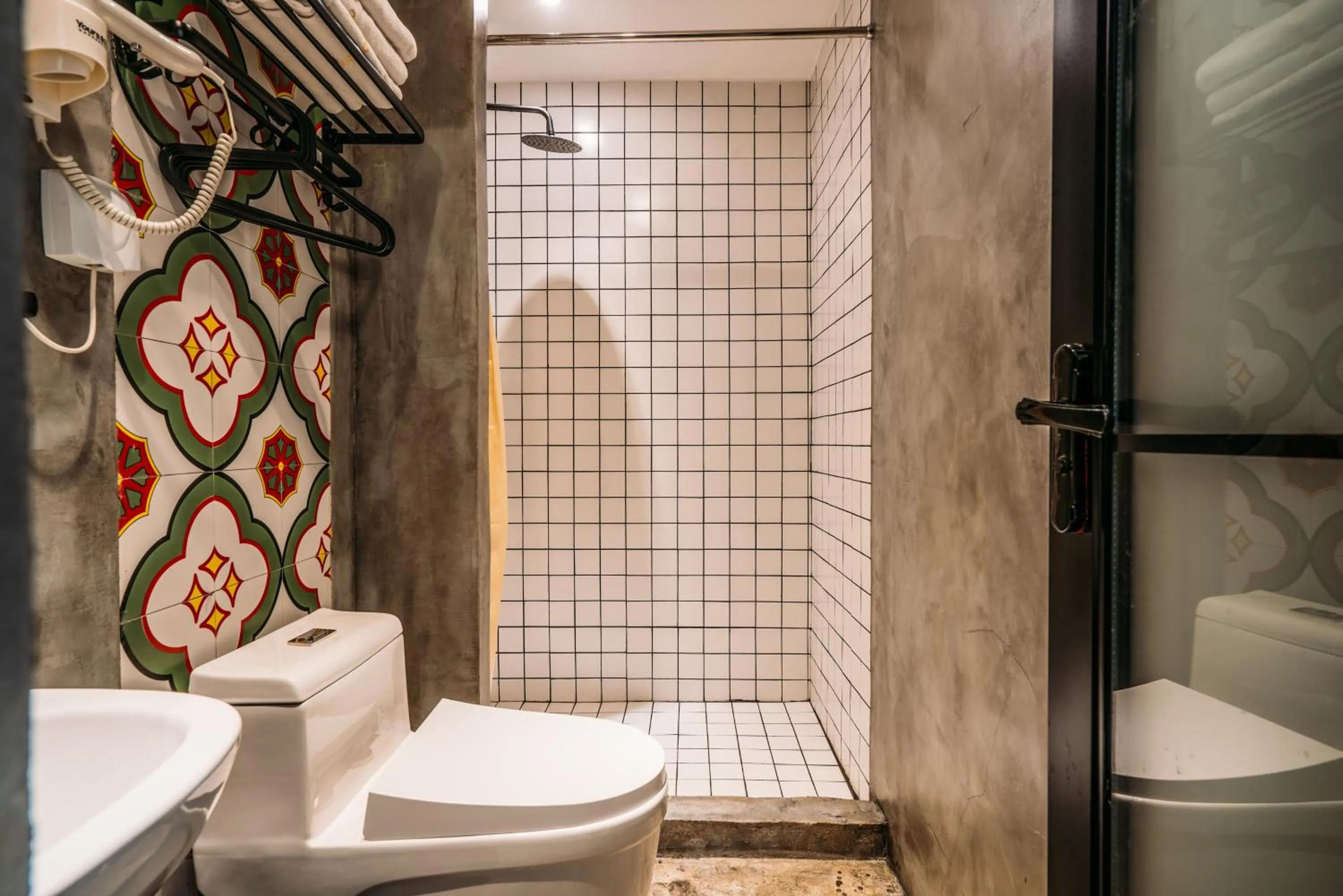 Bathroom in Chengdu Flipflop Hostel Poshpacker (Chunxi Road Metro Station)