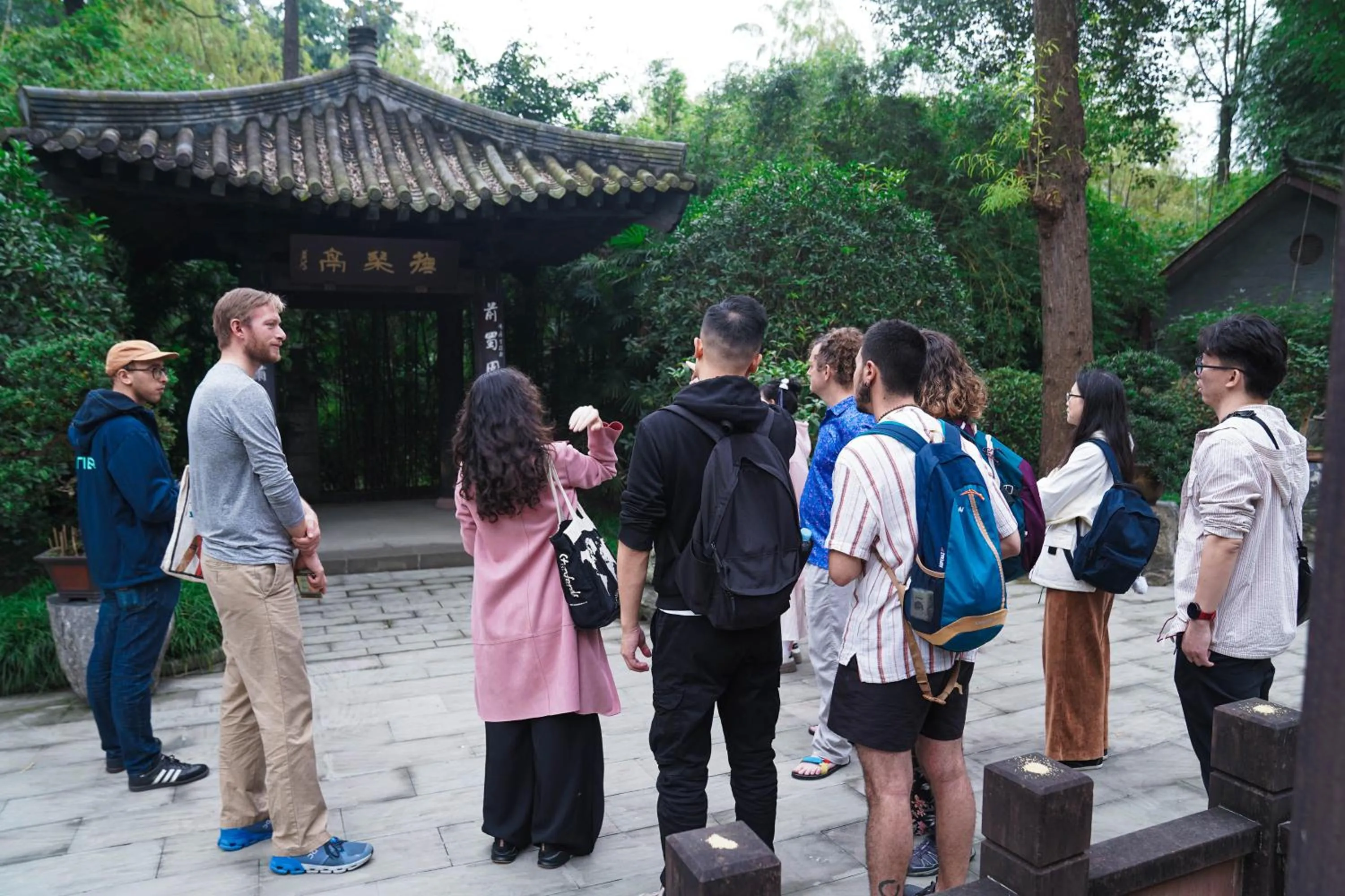 Hiking in Chengdu Flipflop Hostel Poshpacker (Chunxi Road Metro Station)