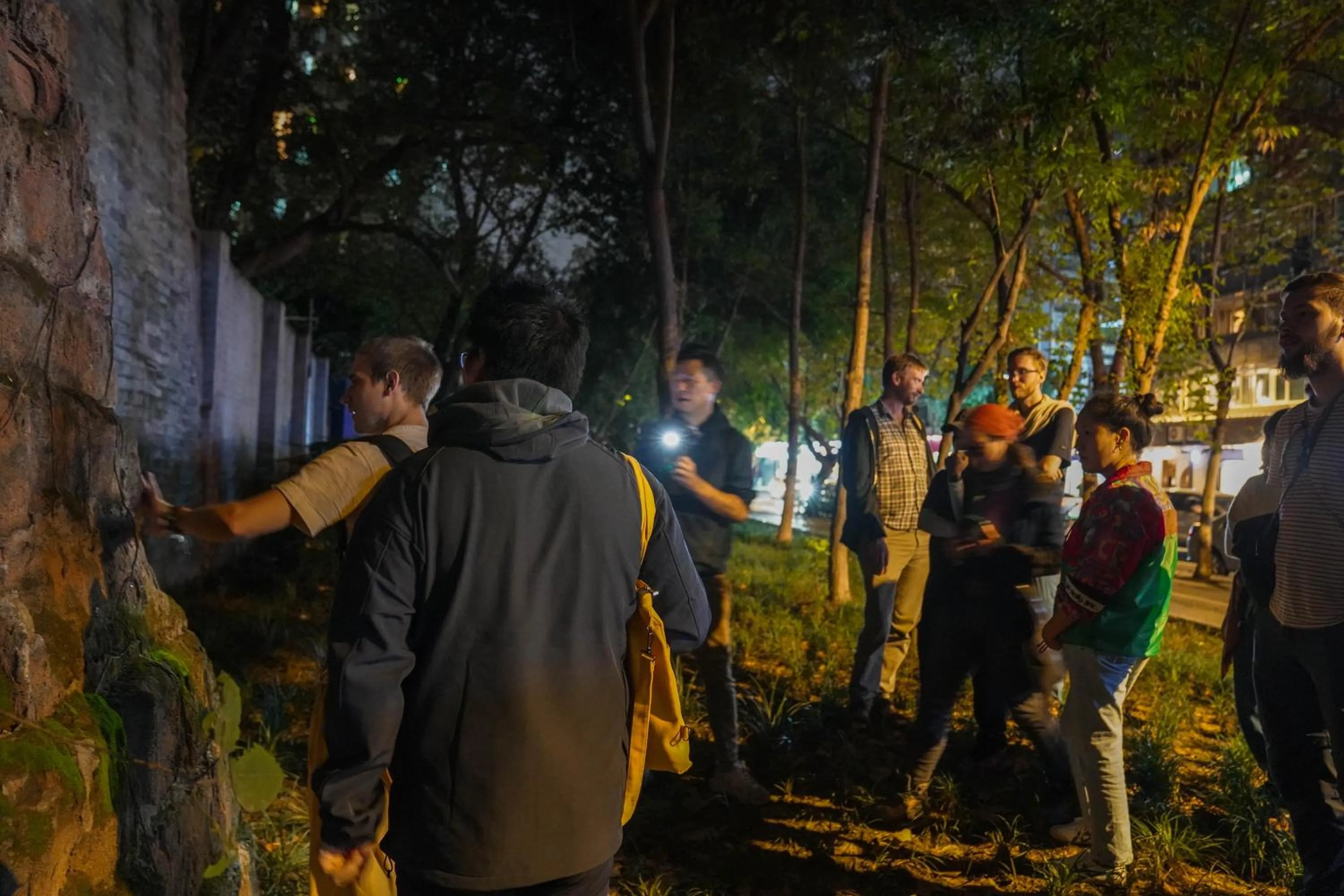 Hiking in Chengdu Flipflop Hostel Poshpacker (Chunxi Road Metro Station)