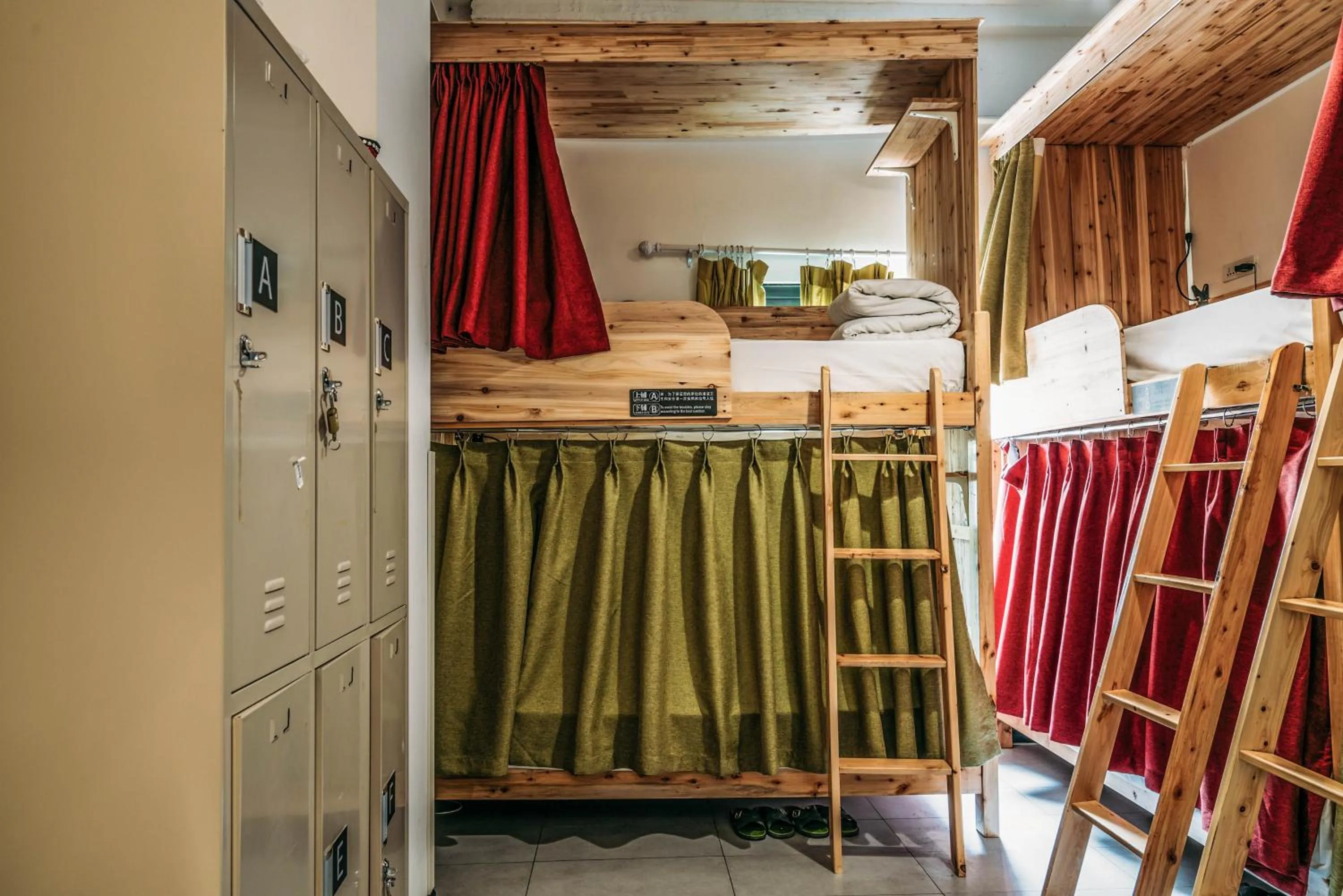 bunk bed in Chengdu Flipflop Hostel Poshpacker (Chunxi Road Metro Station)