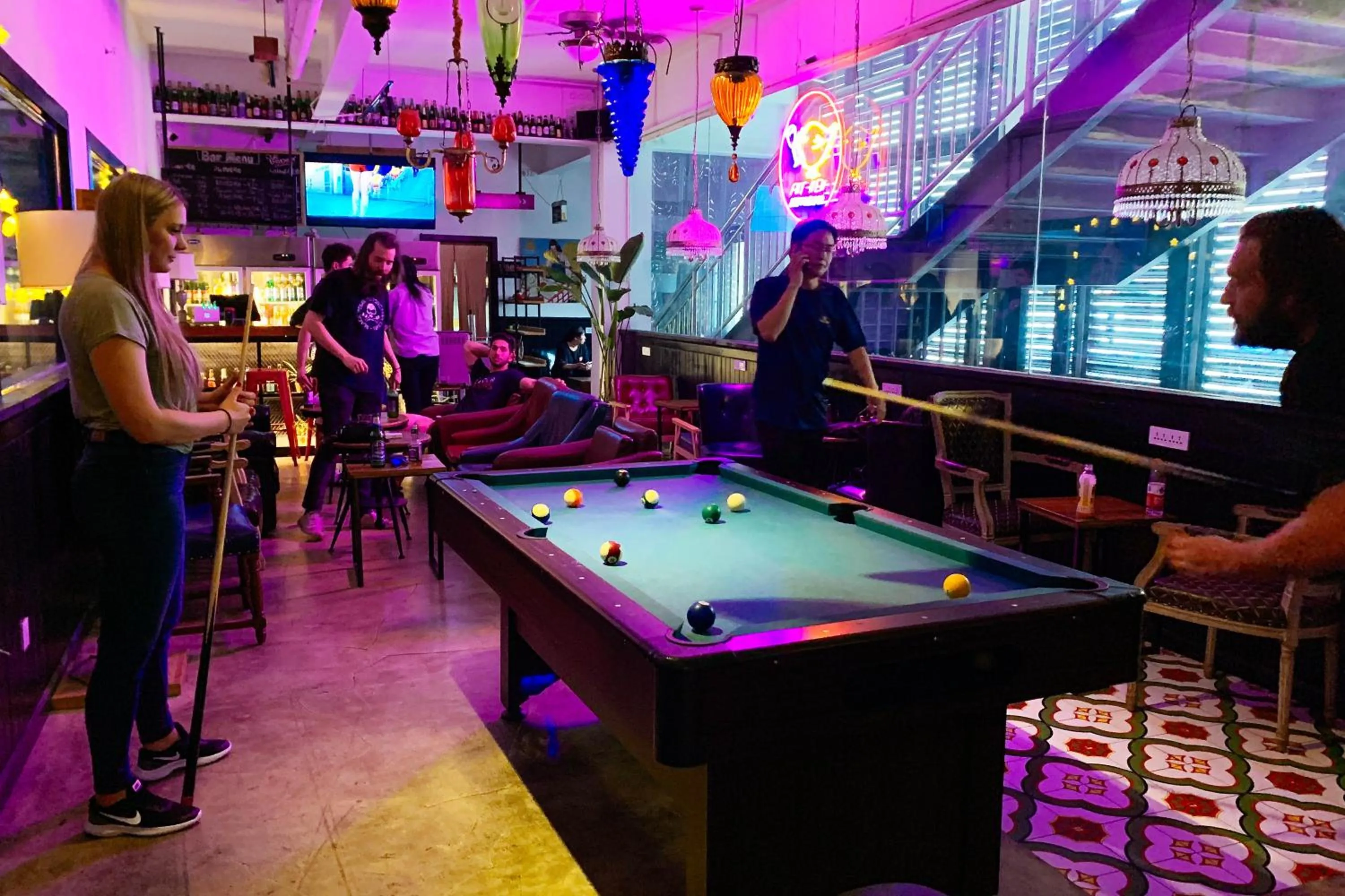 Billiard in Chengdu Flipflop Hostel Poshpacker (Chunxi Road Metro Station)