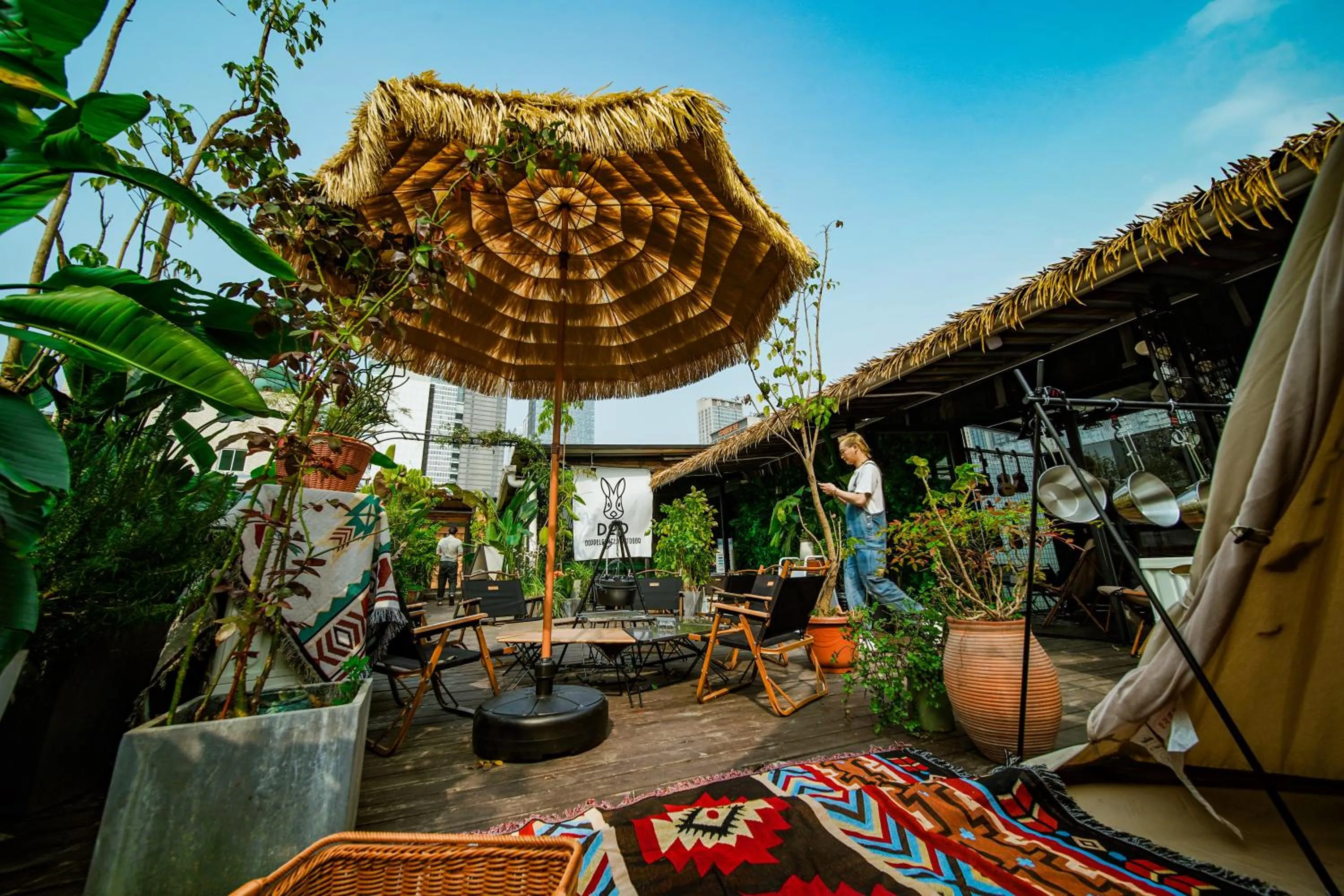 Garden in Chengdu Flipflop Hostel Poshpacker (Chunxi Road Metro Station)