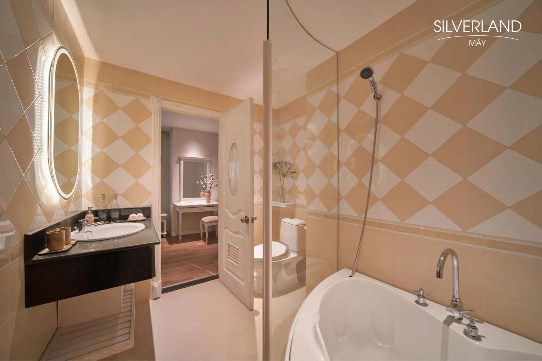 Bathroom in Silverland Mây Hotel