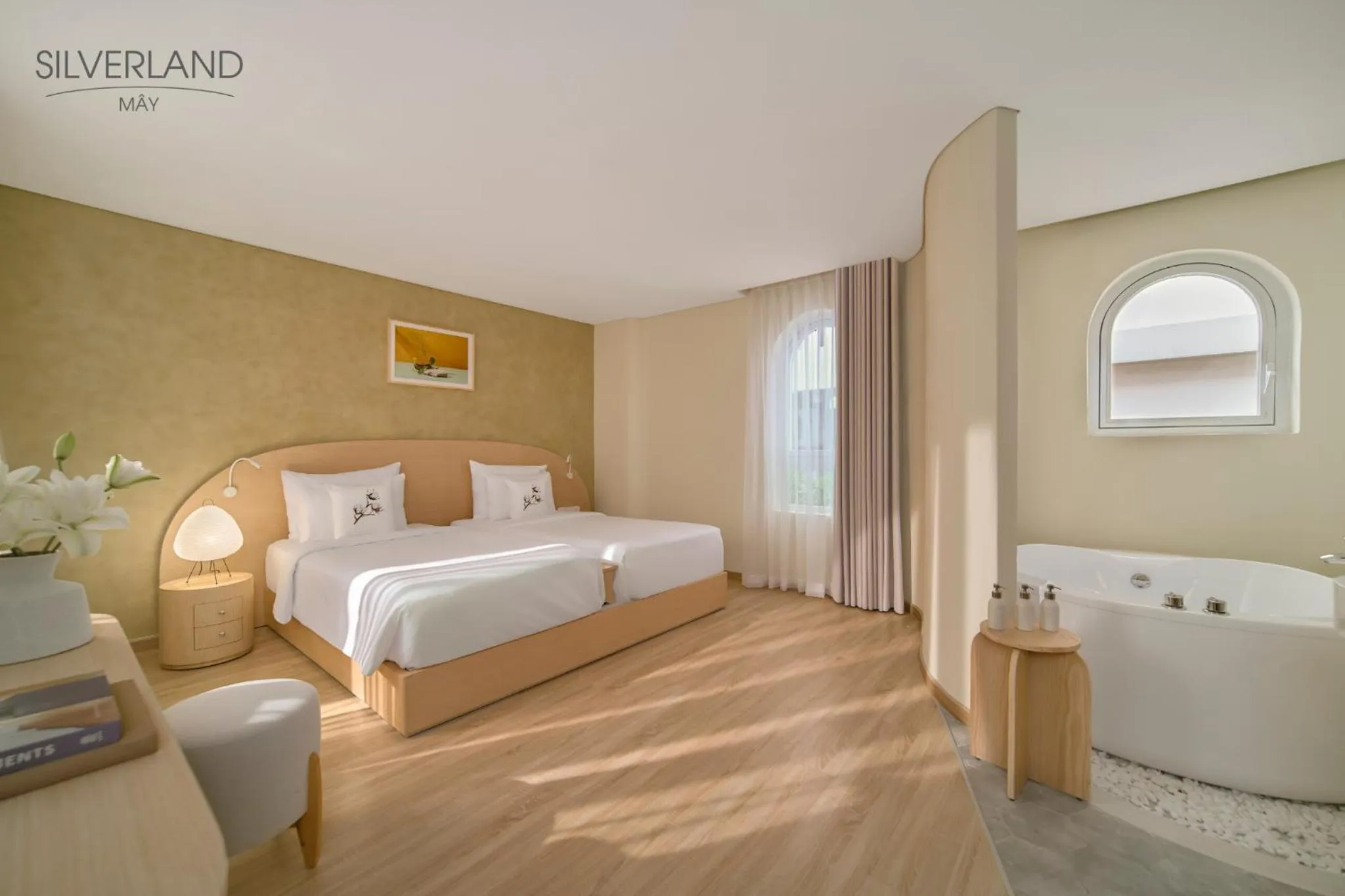 View (from property/room), Bed in Silverland Mây Hotel