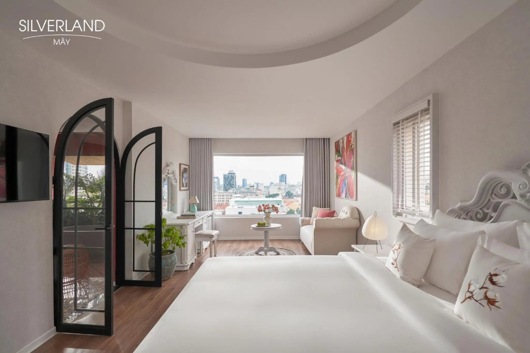 View (from property/room), Bed in Silverland Mây Hotel