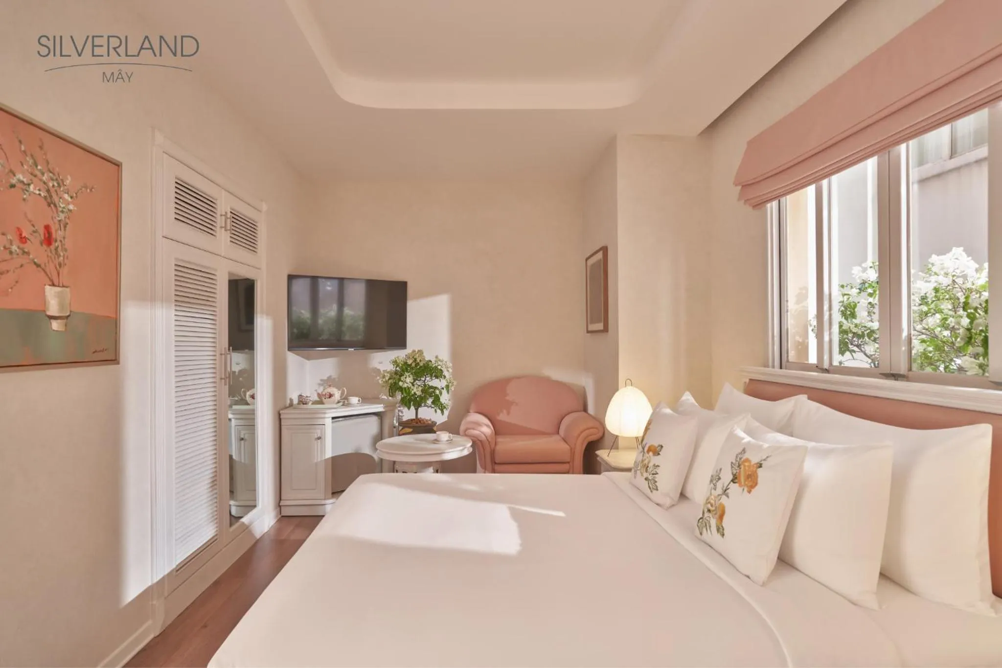 Photo of the whole room, Bed in Silverland Mây Hotel