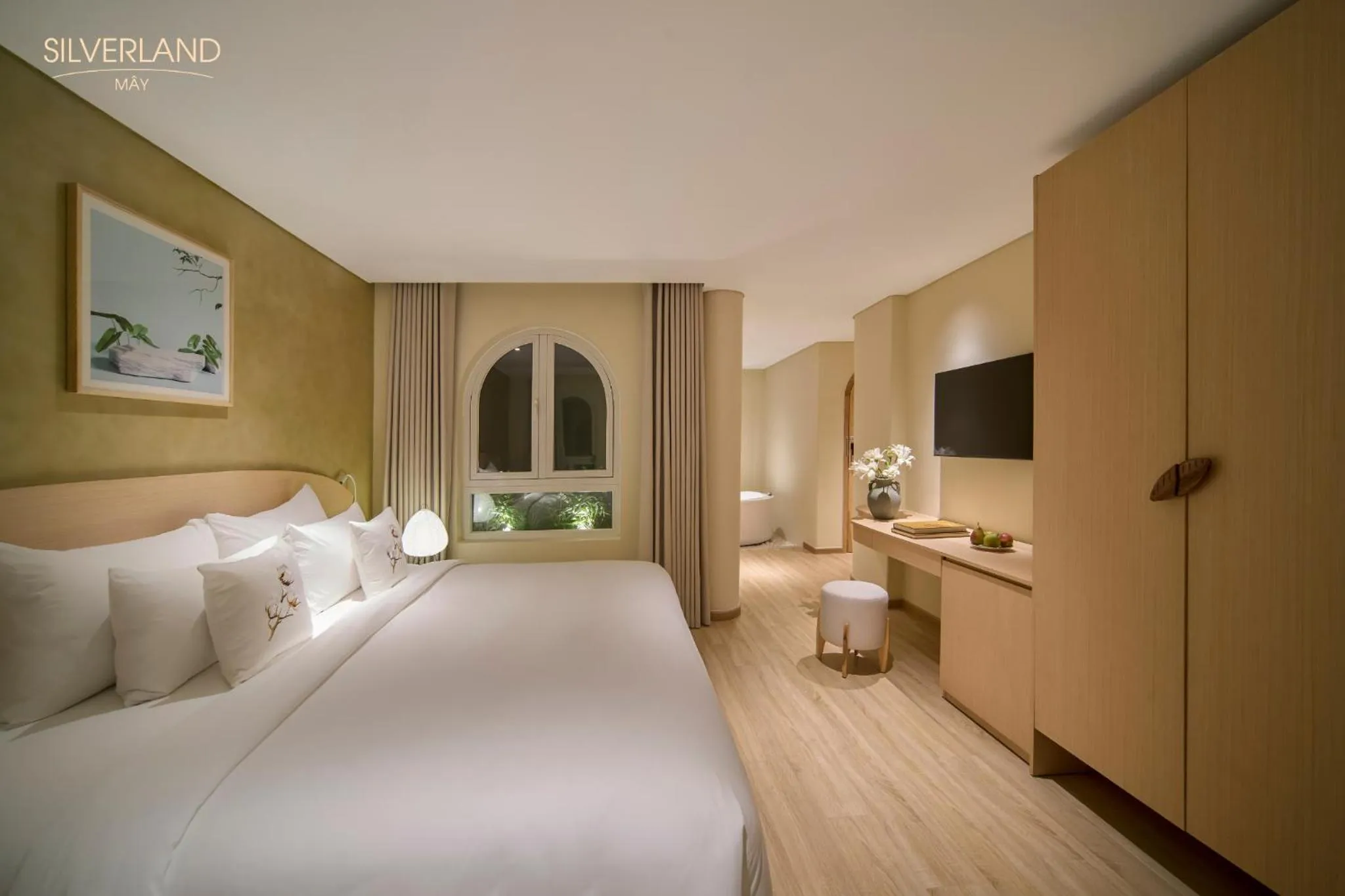 Photo of the whole room, Bed in Silverland Mây Hotel