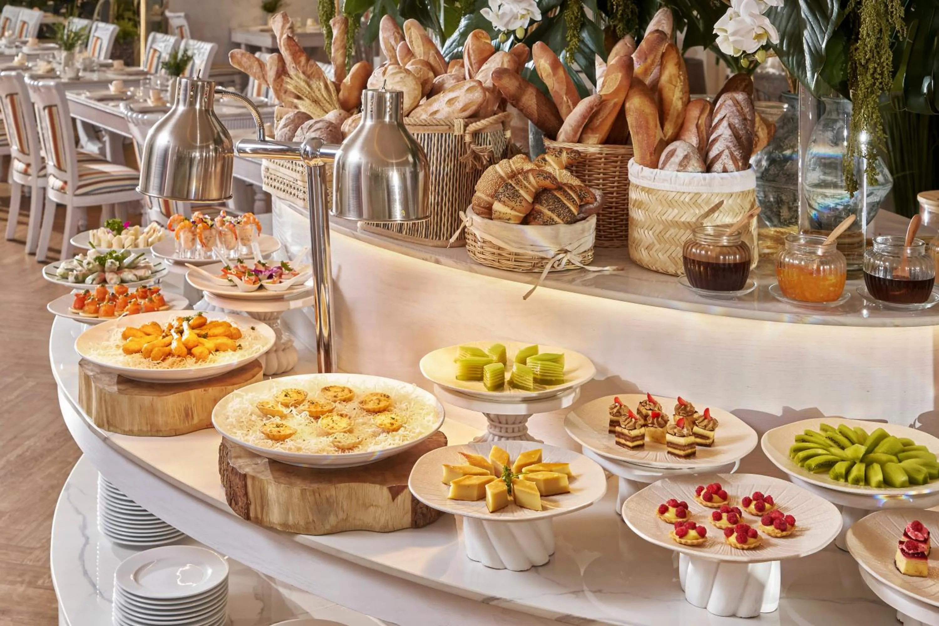 Food in Silverland Mây Hotel