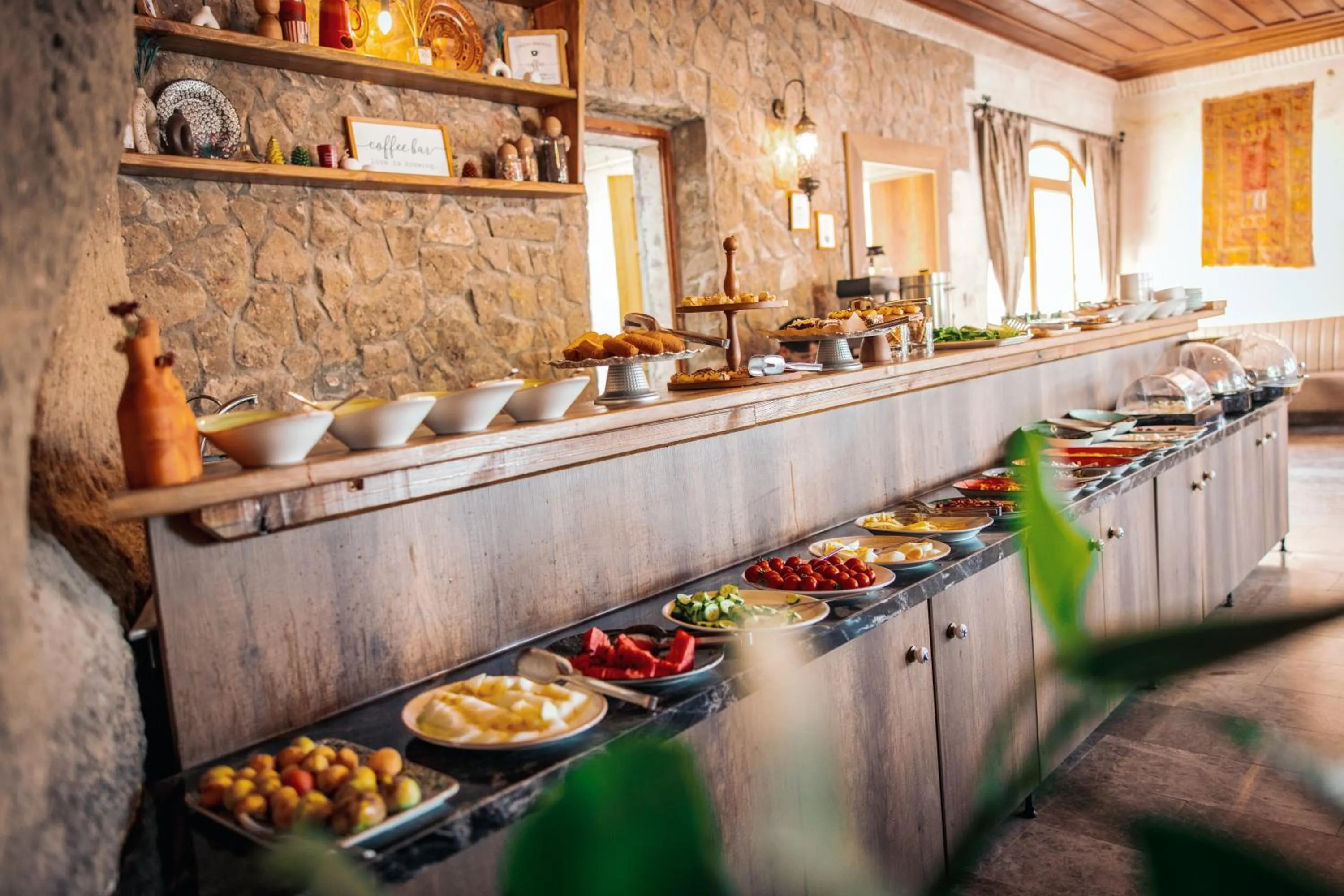 Breakfast in Cave Hotel Saksagan