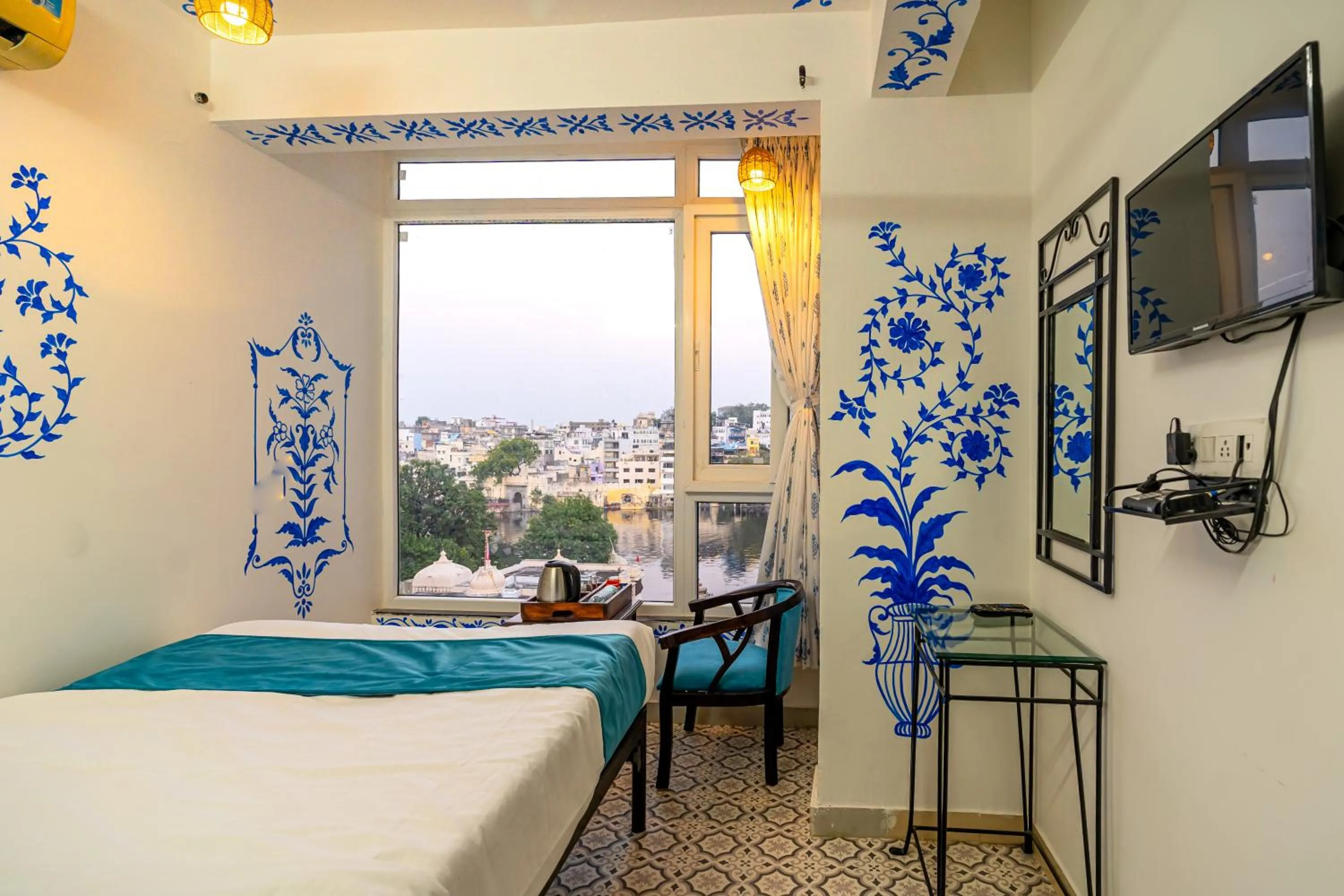Bed in Storica Stays Panorama Haveli Udaipur