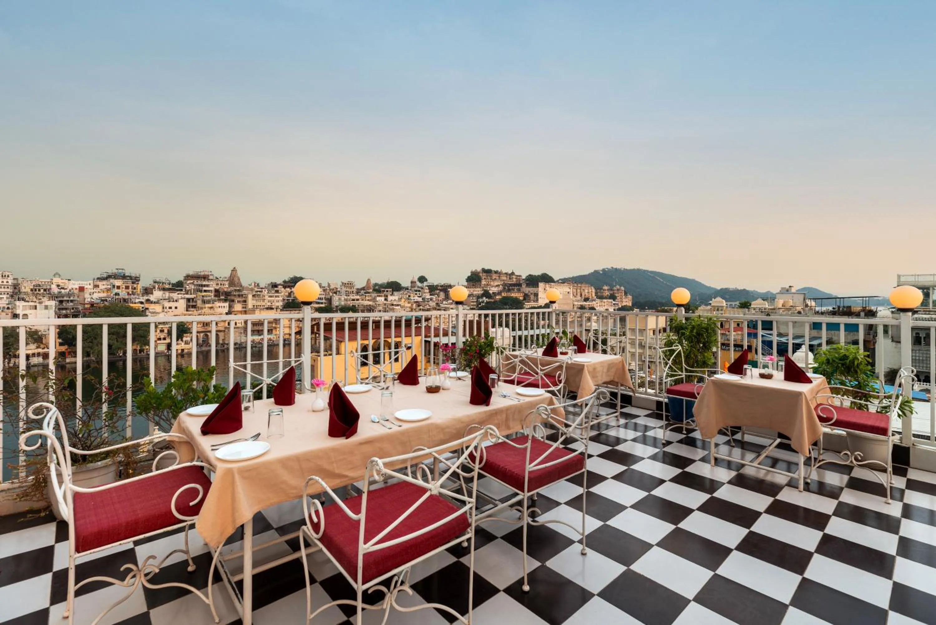 Restaurant/places to eat in Storica Stays Panorama Haveli Udaipur