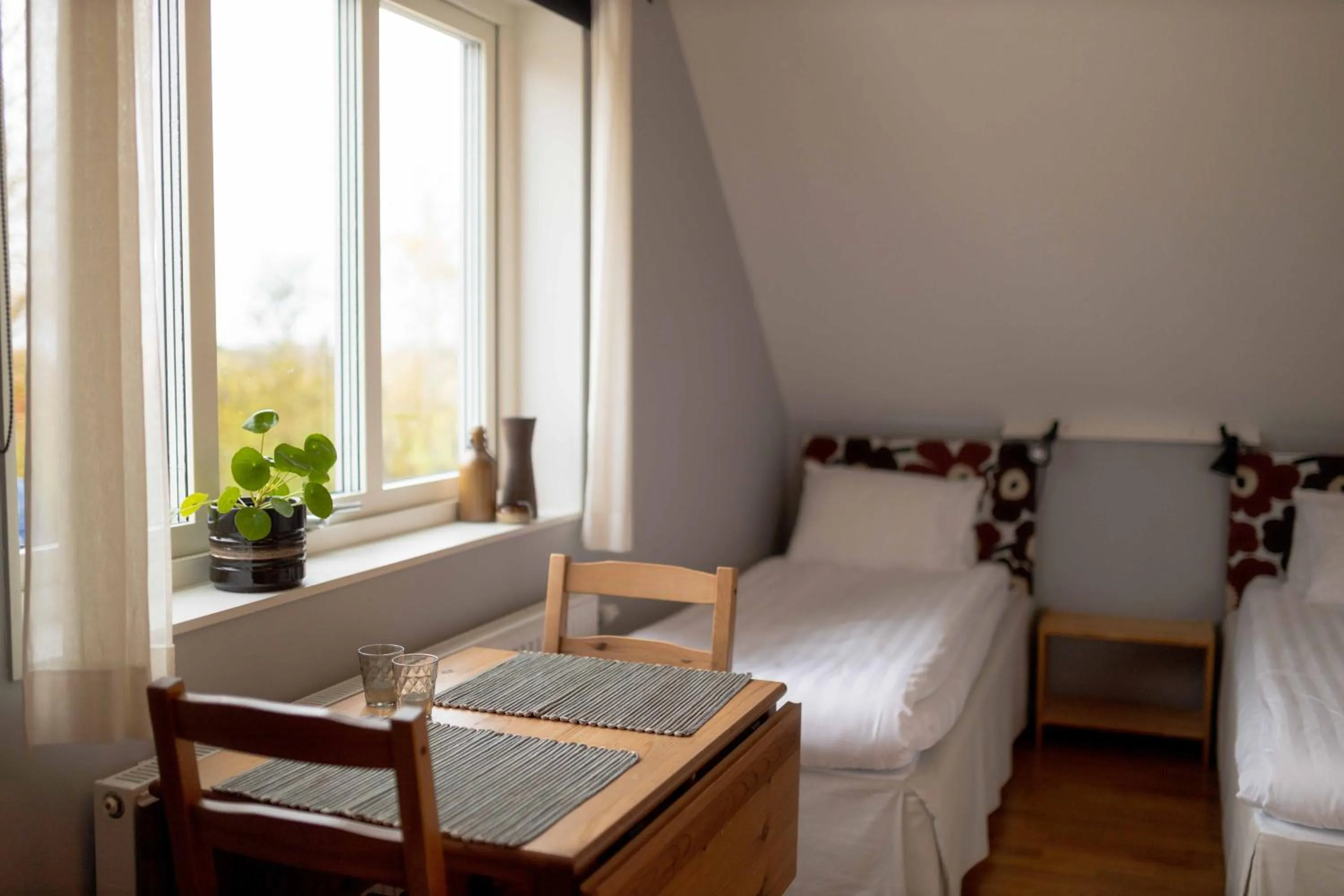 Dining area, Bed in Ljungs Fem Rum