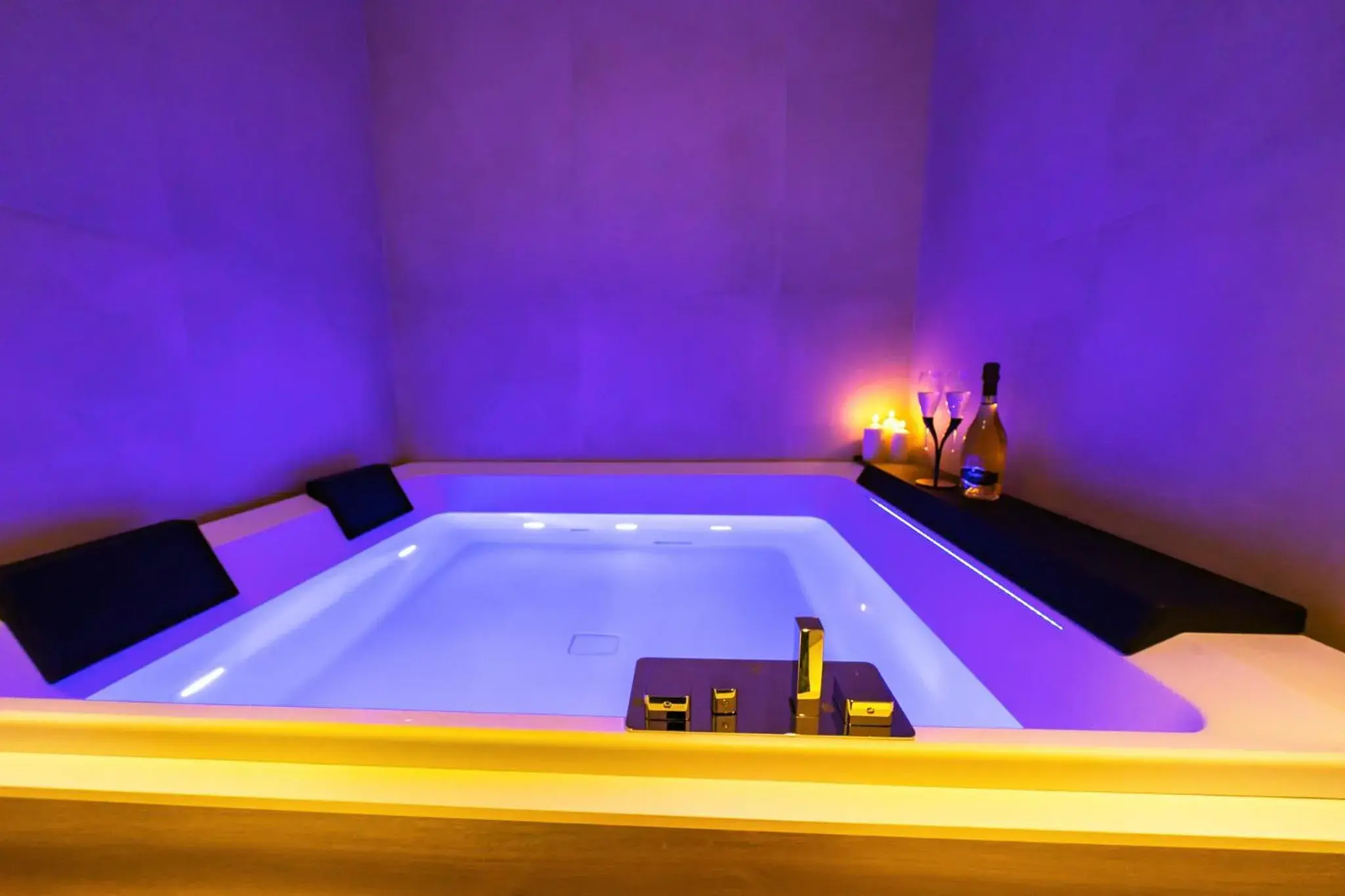 Elite Accommodations & Hydromassage Pool Elite Accommodations & Hydromassage Pool