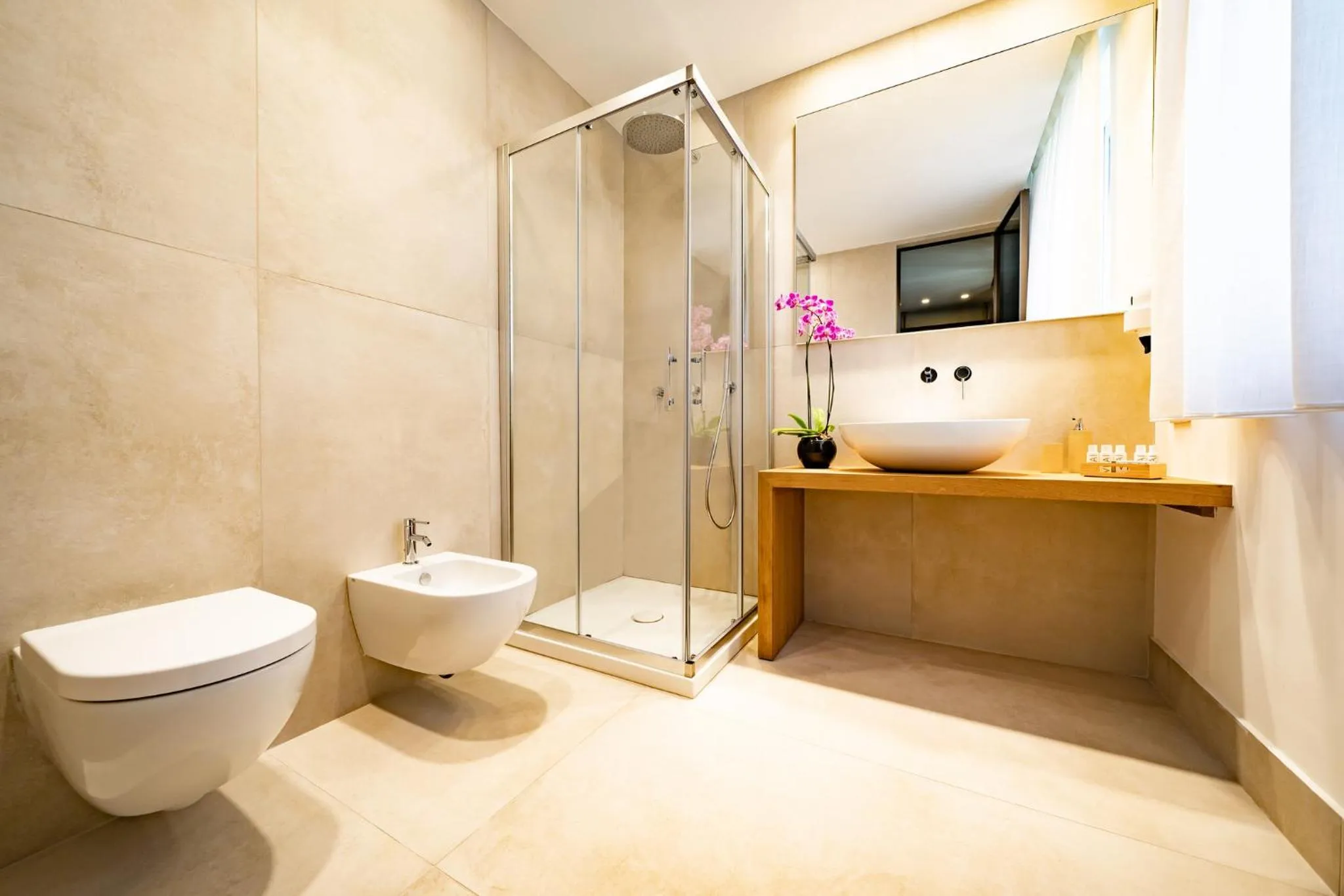 Elite Accommodations & Hydromassage Pool