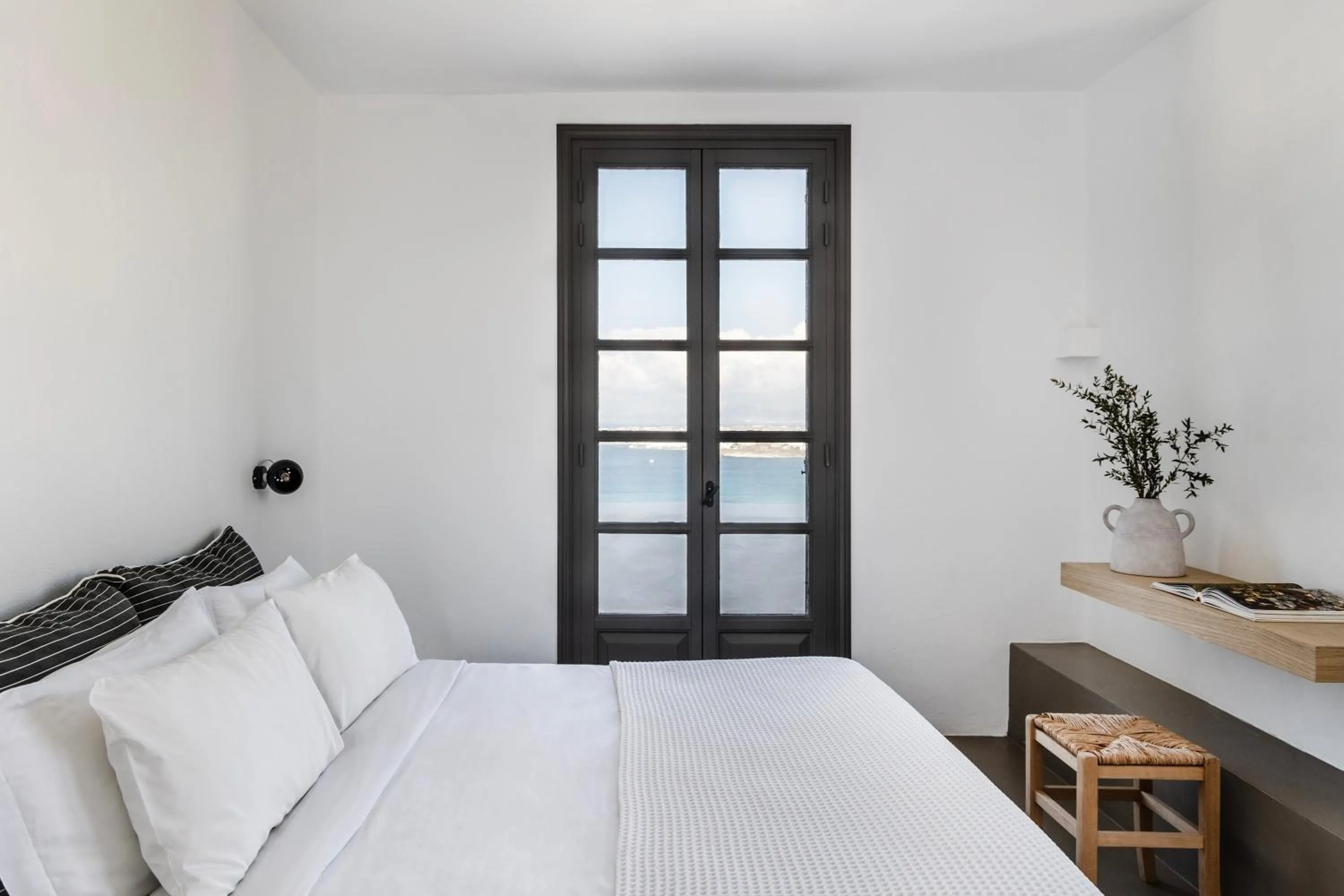 Bed in Acron Villas Paros