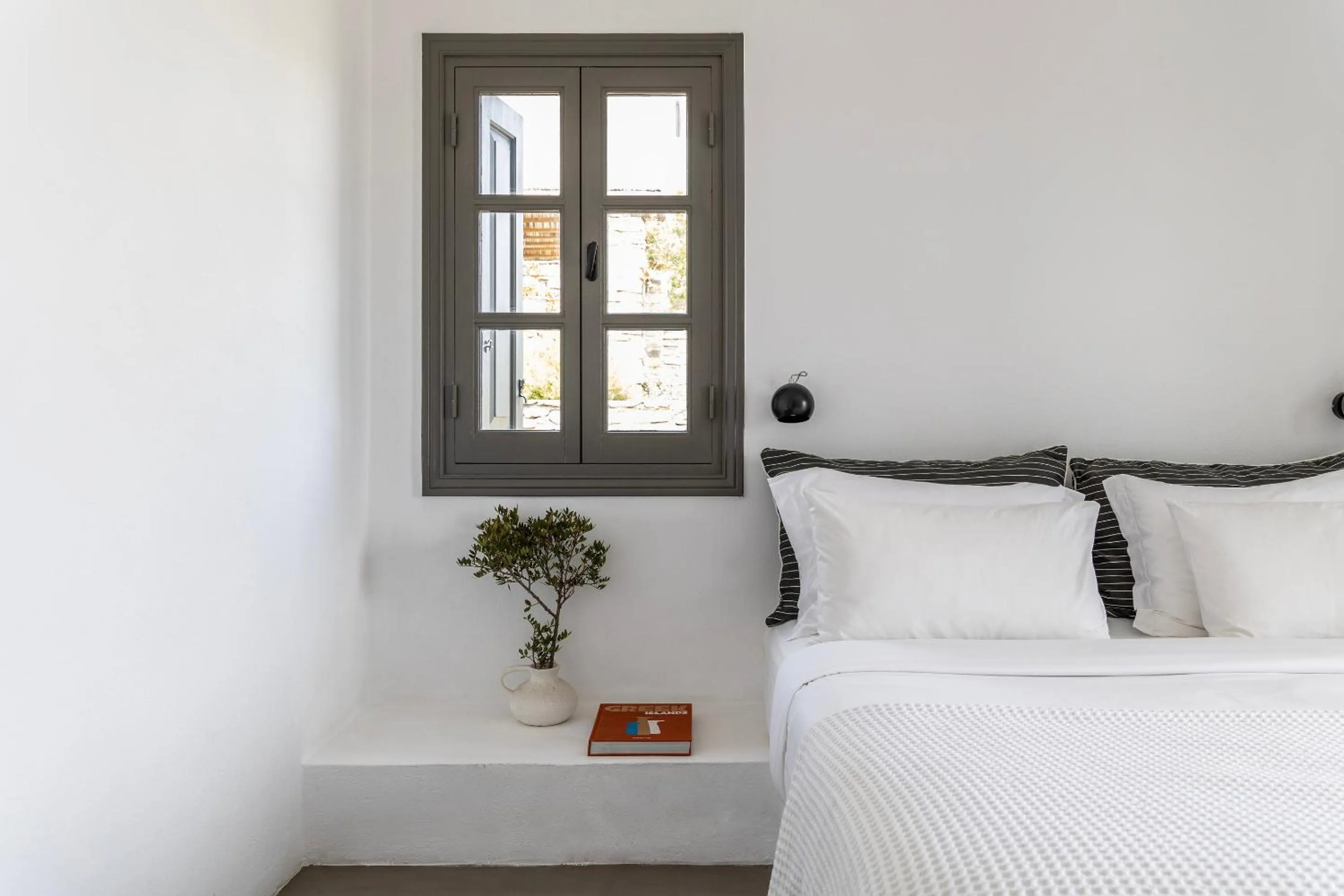 Bed in Acron Villas Paros