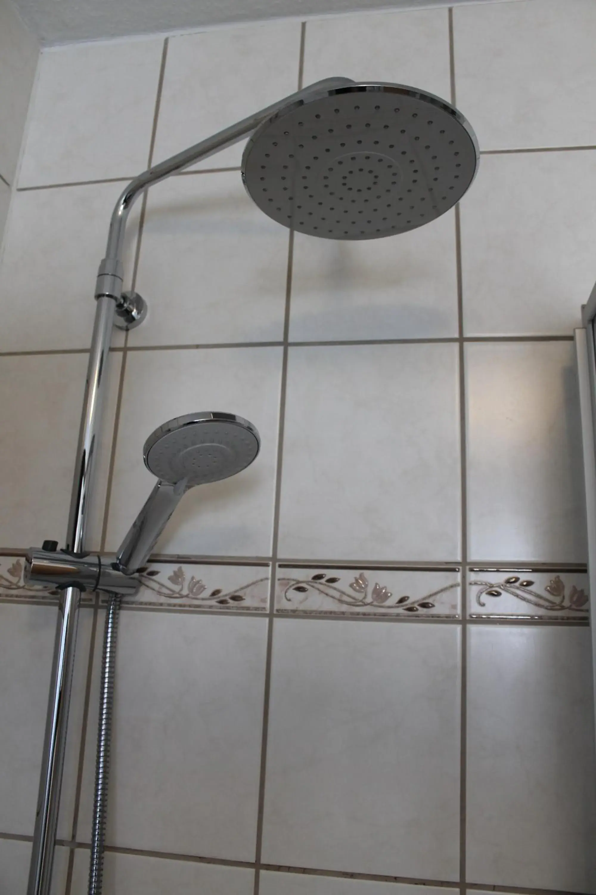 Triple Room with Shower in TOTO's Gasthaus Triple Room with Shower in TOTO's Gasthaus